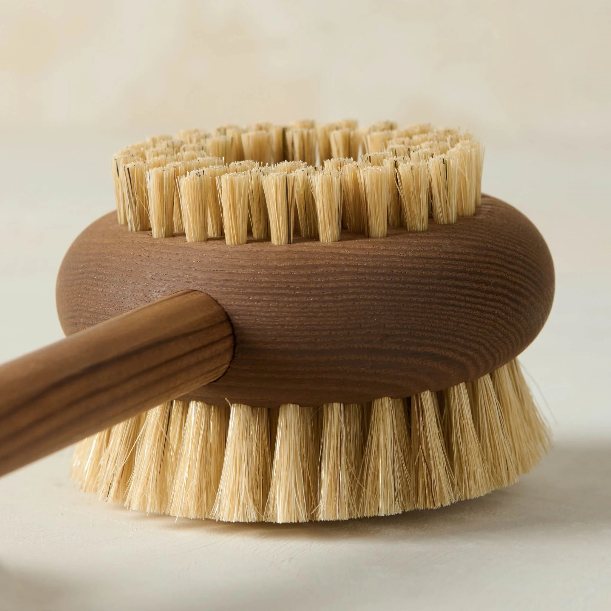 Andree Jardin "Heritage" Bath Brush with Handle - Image 2