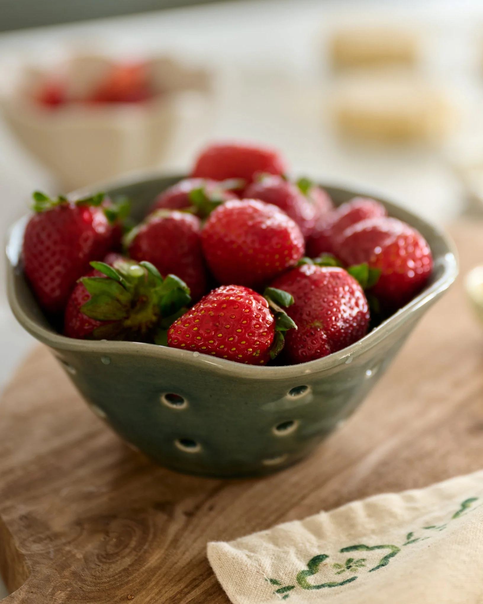 Ceramic Berry Bowl