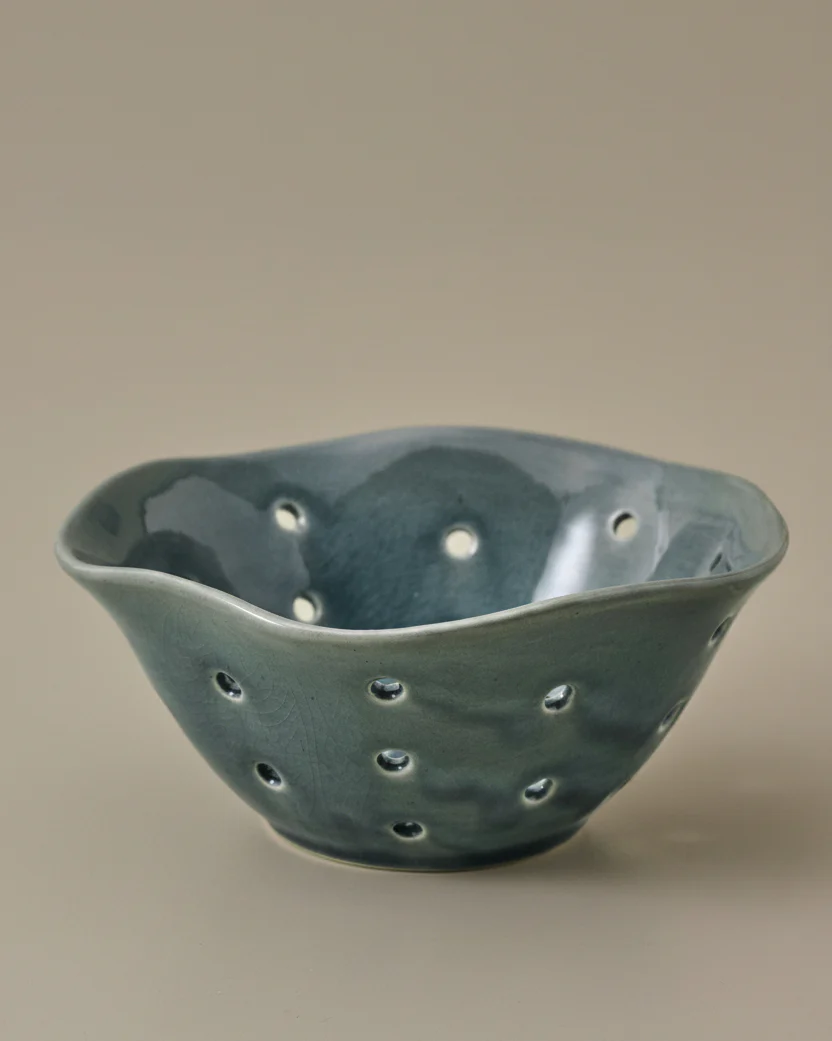 Ceramic Berry Bowl - Image 4