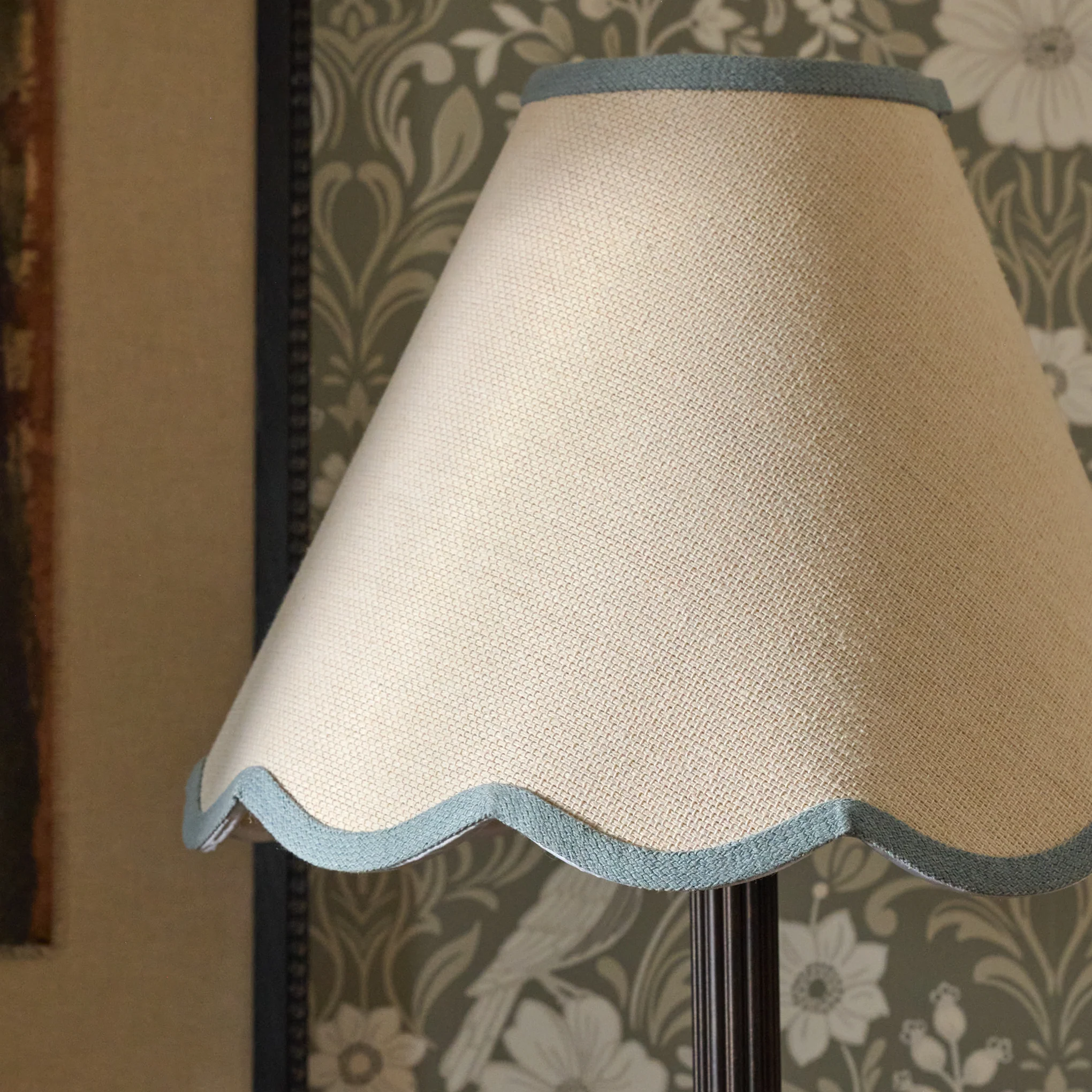 Blue Wavy Trim Linen Shade - Image 3