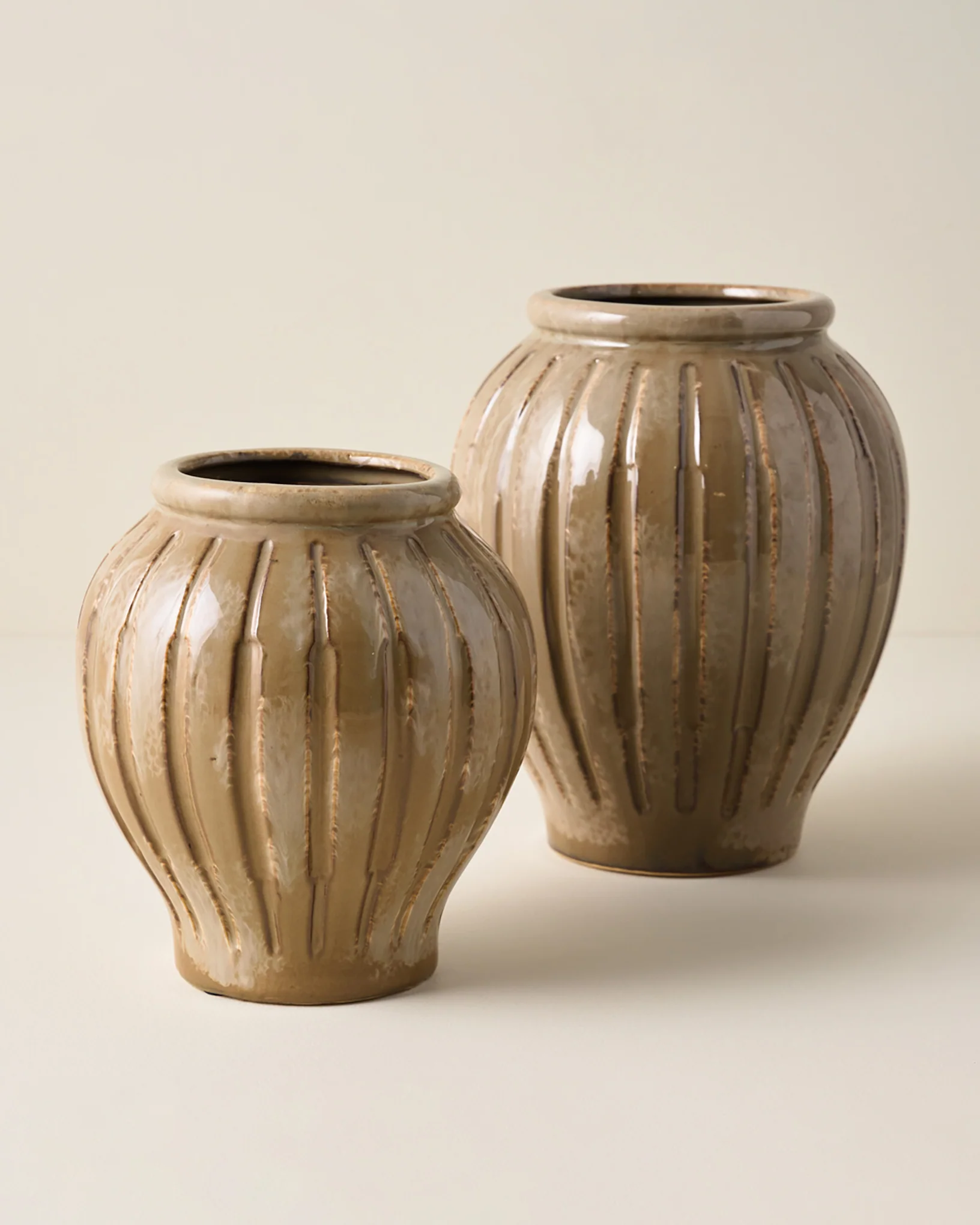 Callum Ribbed Vase - Image 2