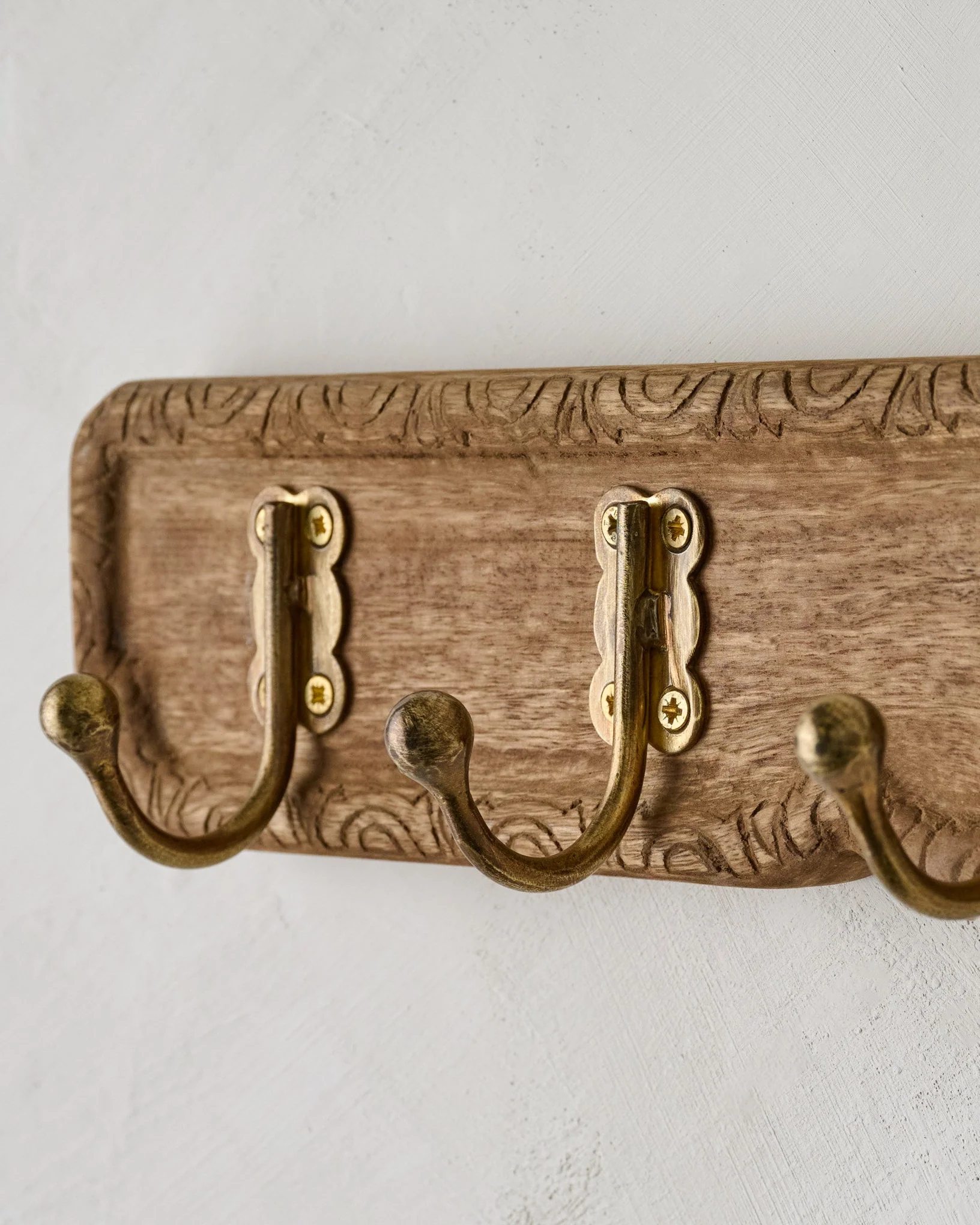 Caroline Carved Wood and Brass Hook Rack - Image 3