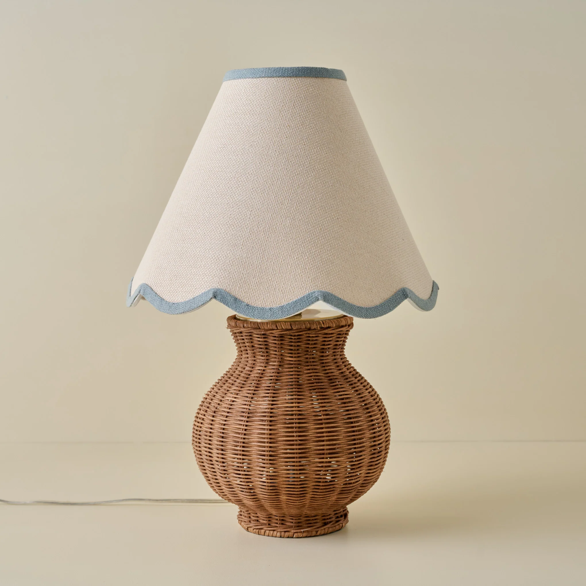 Cassie Rattan Table Lamp - Image 12