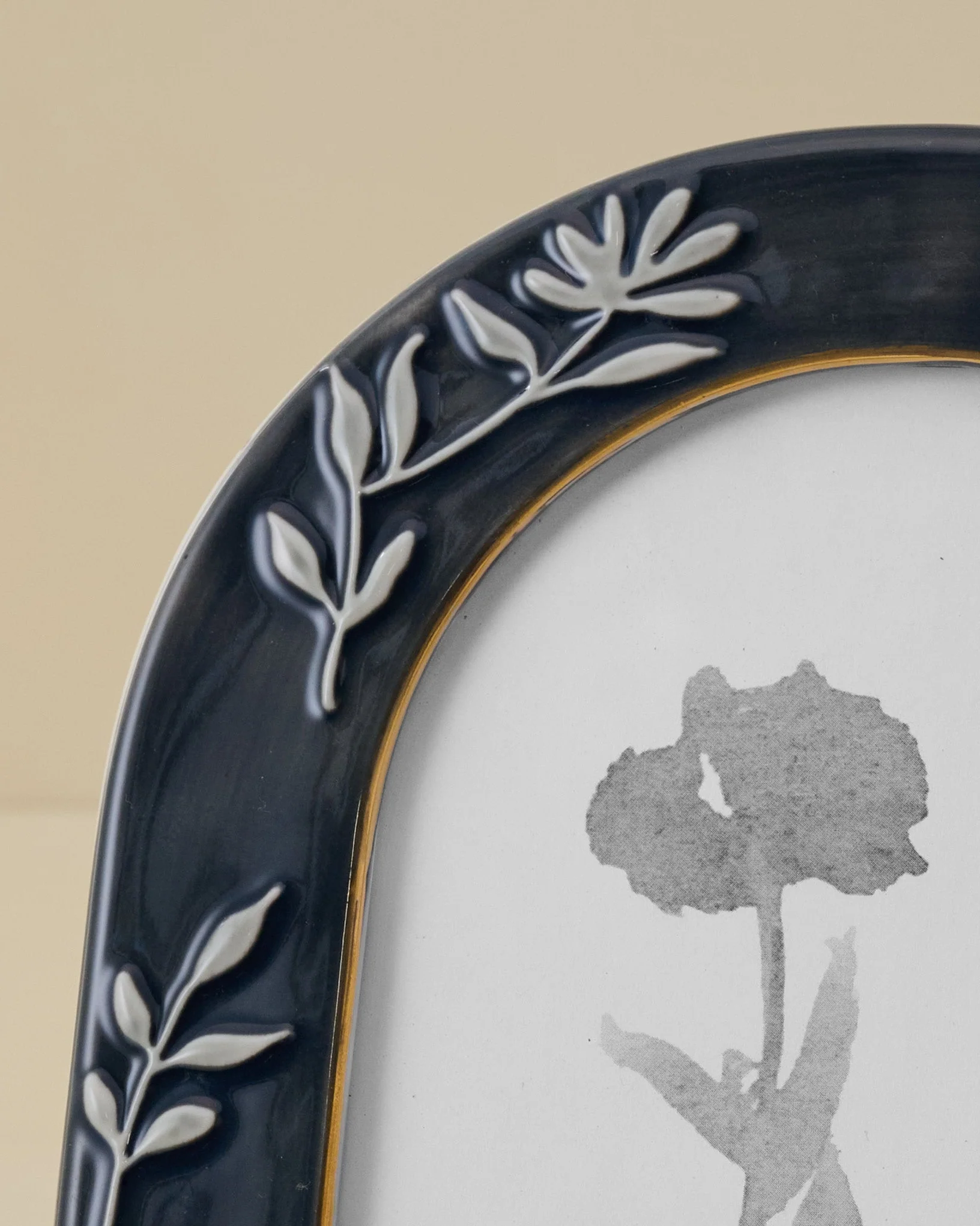 Ceramic Arched Floral Photo Frame - Image 4