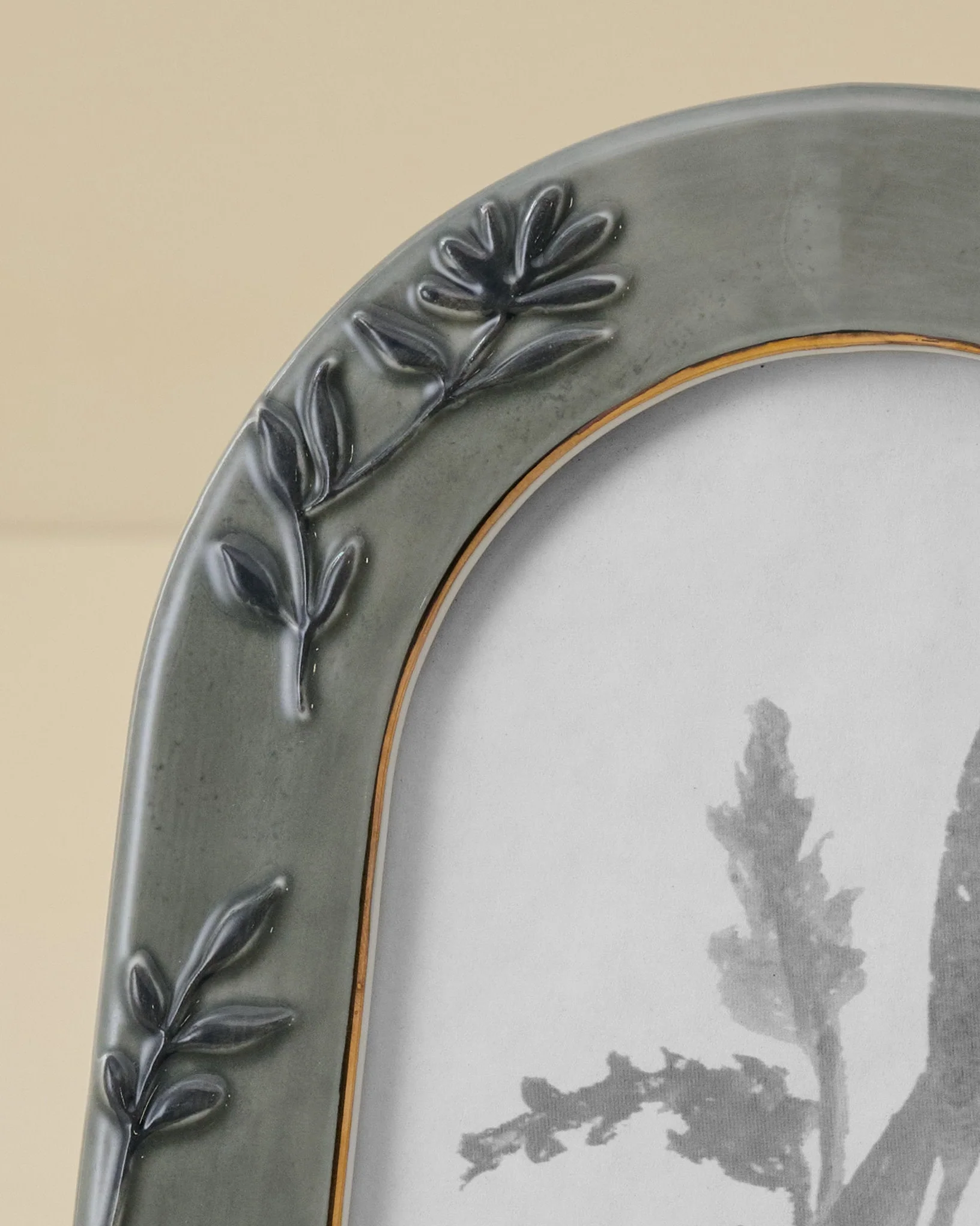 Ceramic Arched Floral Photo Frame - Image 5