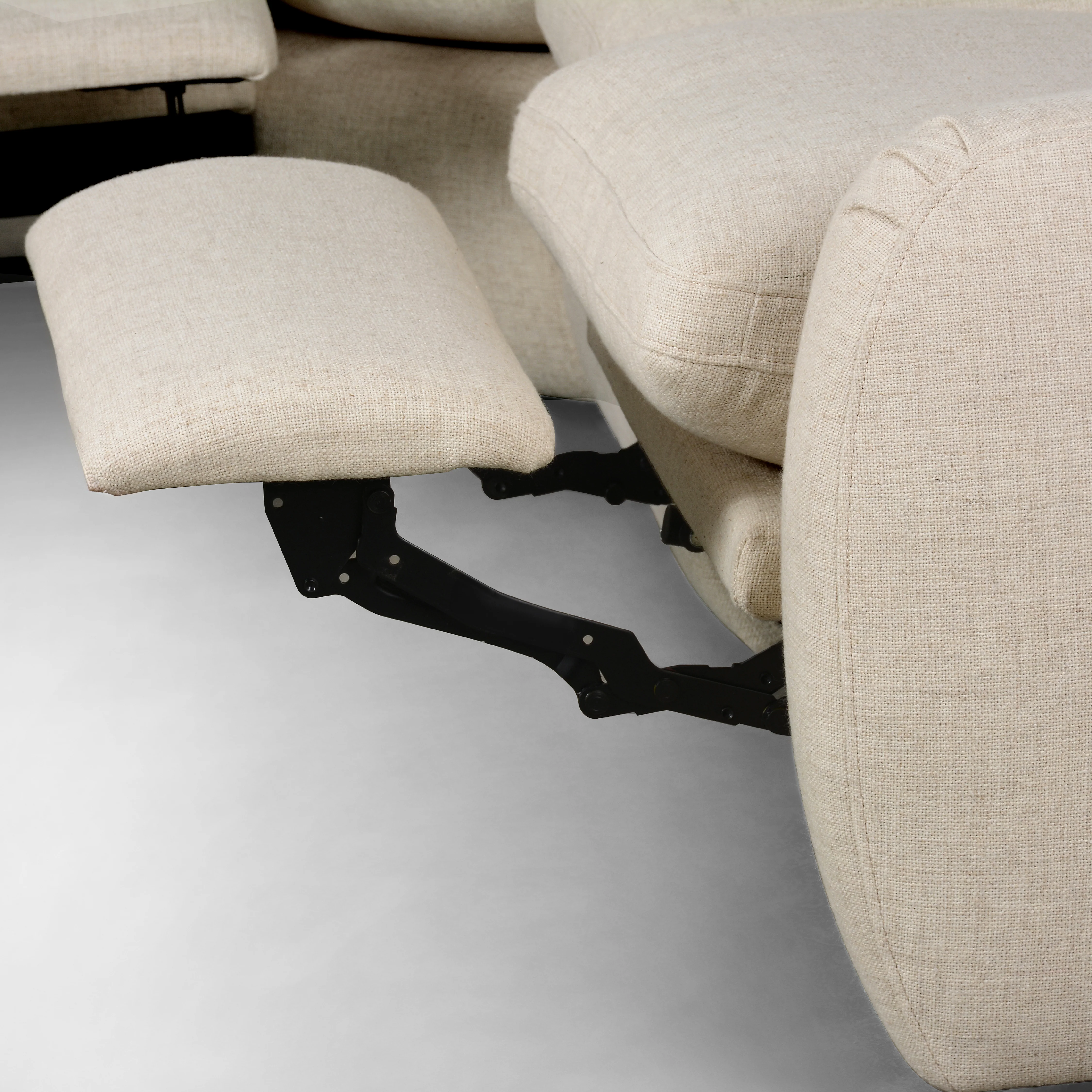 Chase Power Reclining 5-Piece Sectional - Image 13