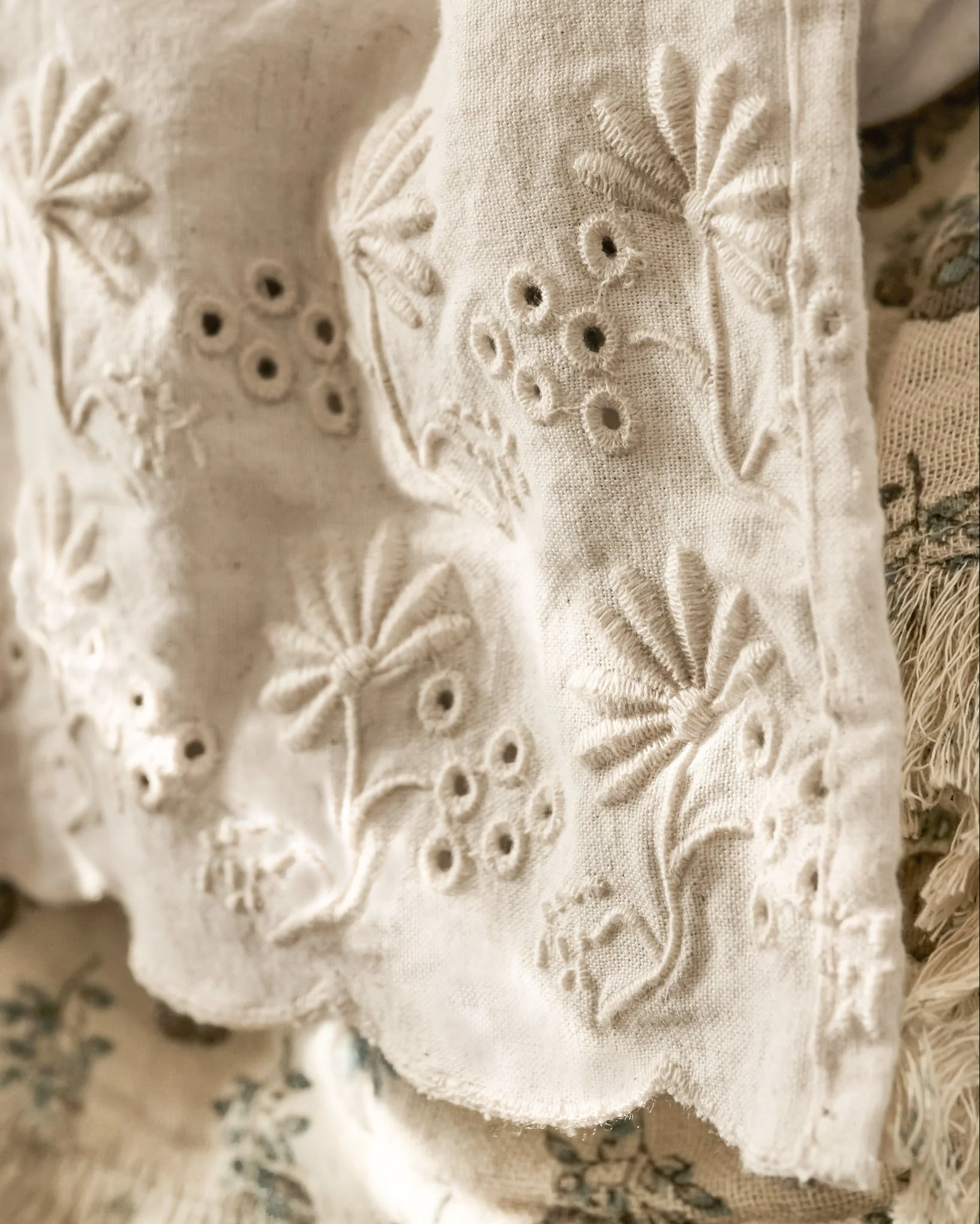 Clara Eyelet Flange Duvet Cover - Image 7