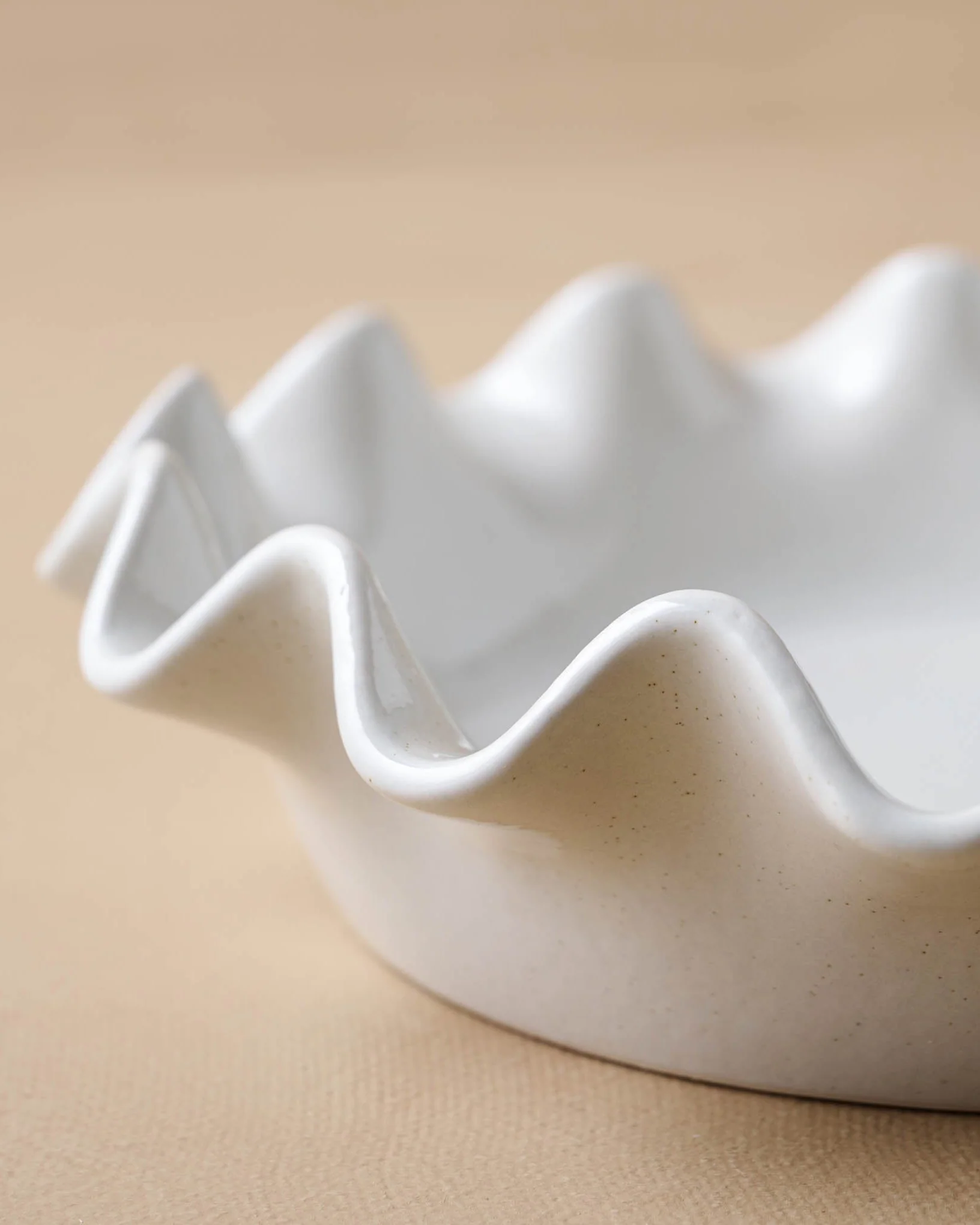 Cream Scalloped Pie Dish - Image 2