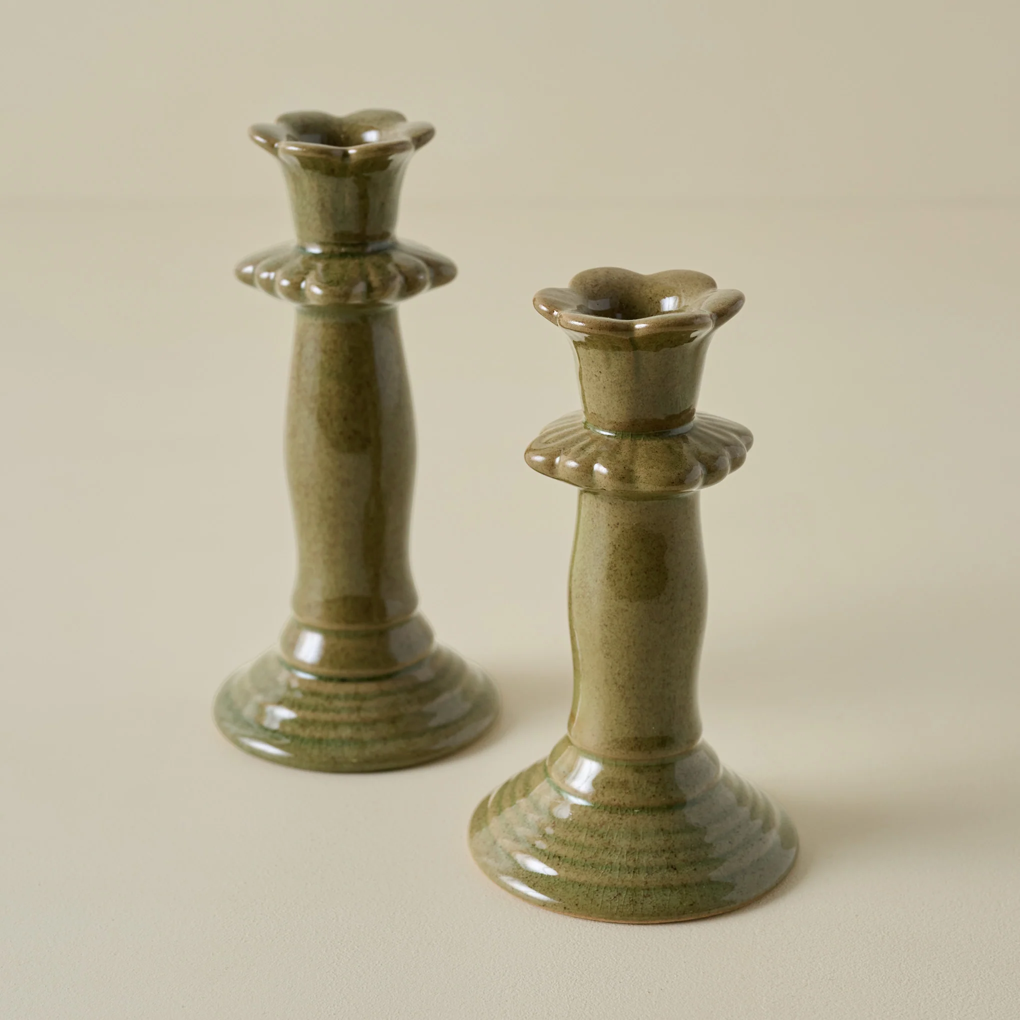 Dara Floral Taper Holder - Image 2