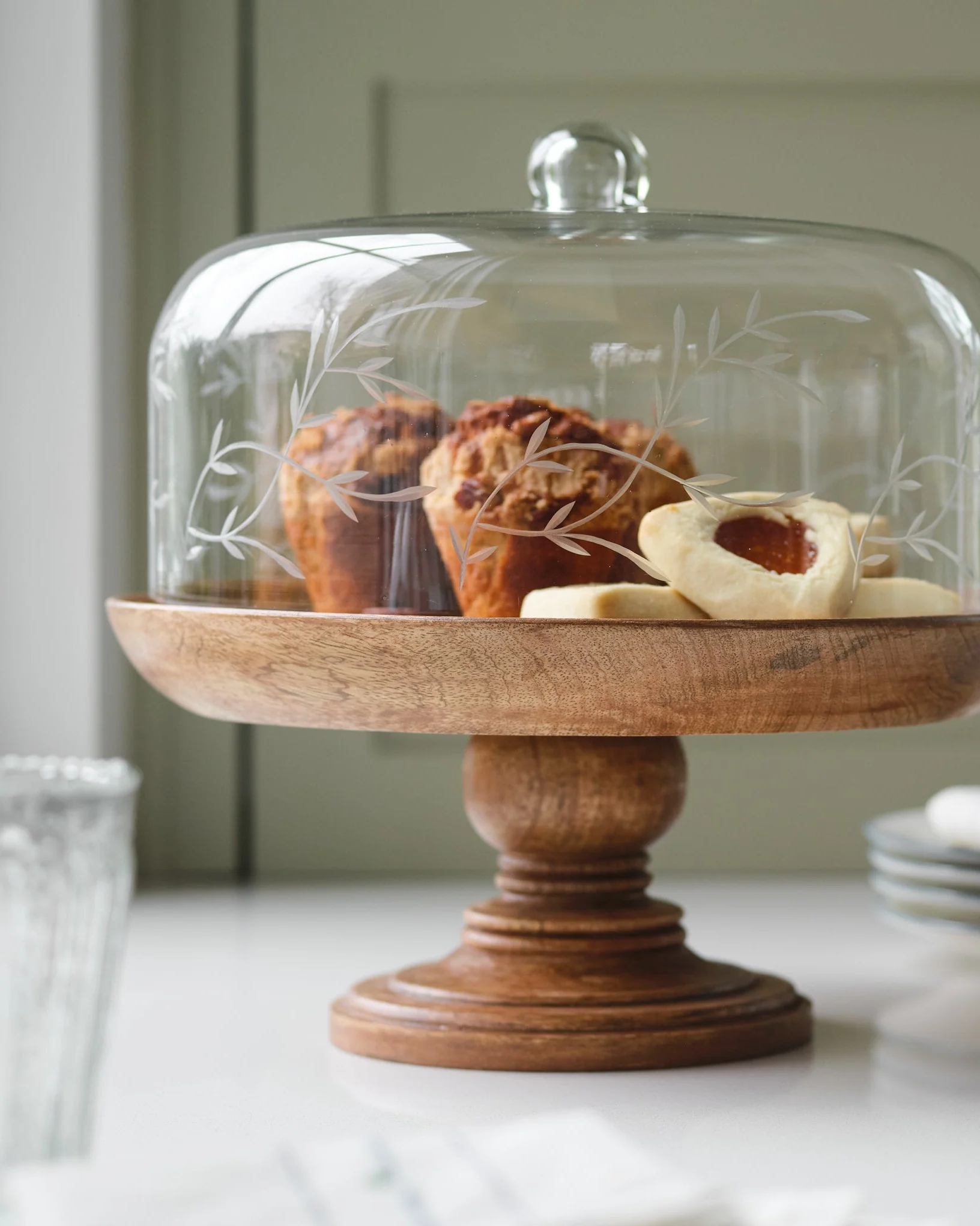 Eliane Etched Glass Cake Stand - Image 4