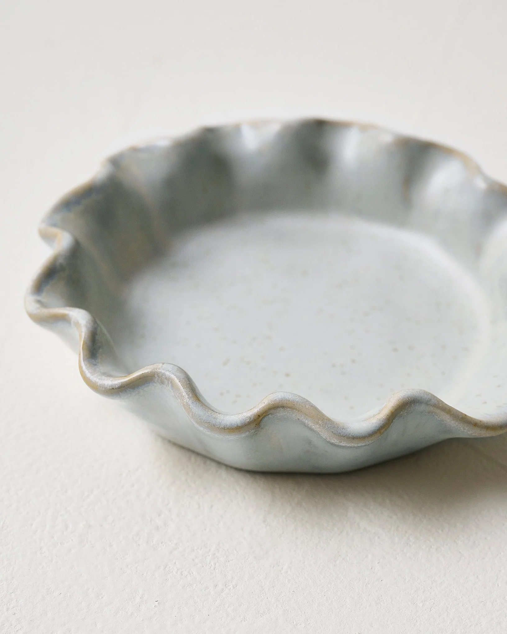 French Grey Ruffle Spoon Rest - Image 3