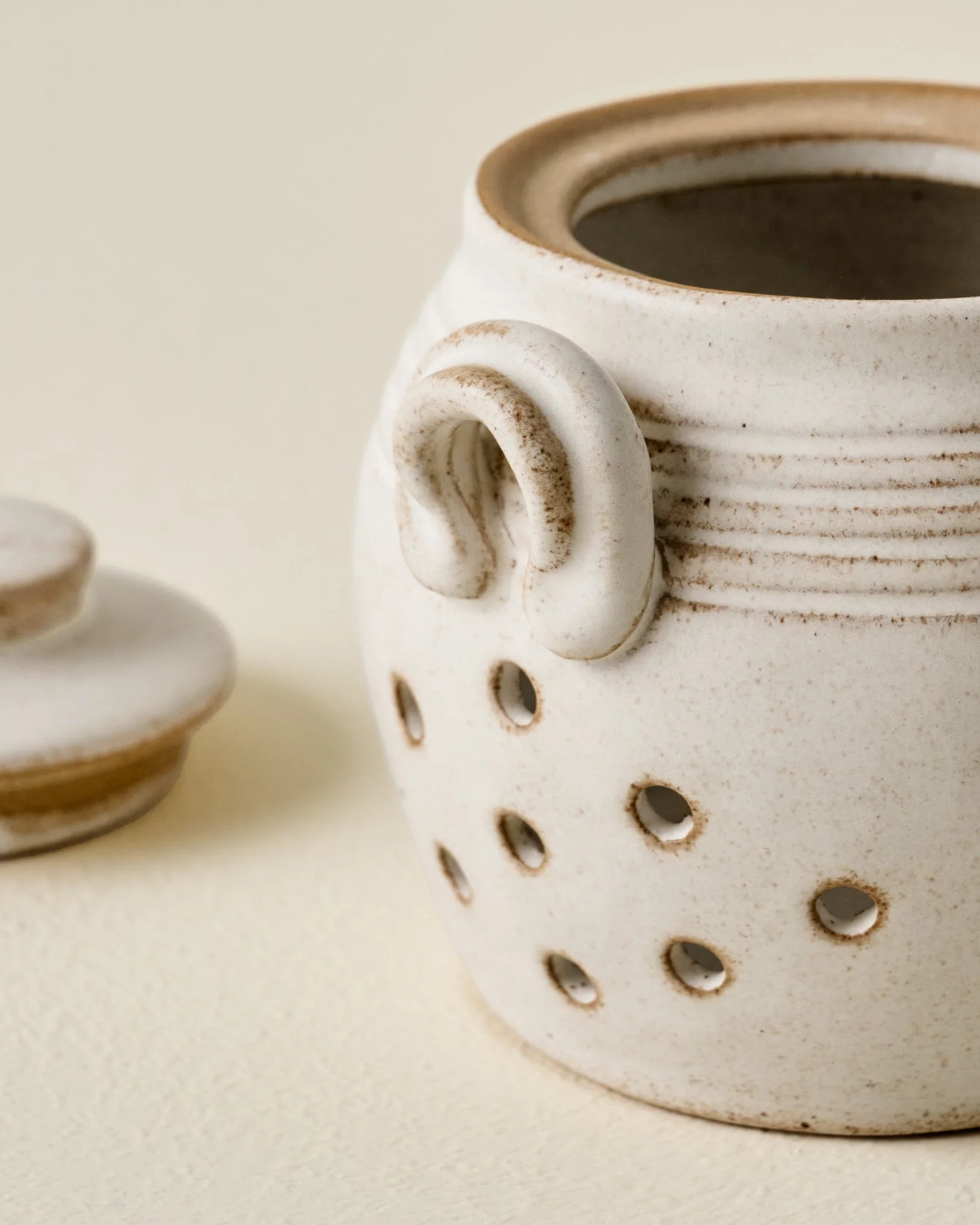 French White Garlic Keeper - Image 3