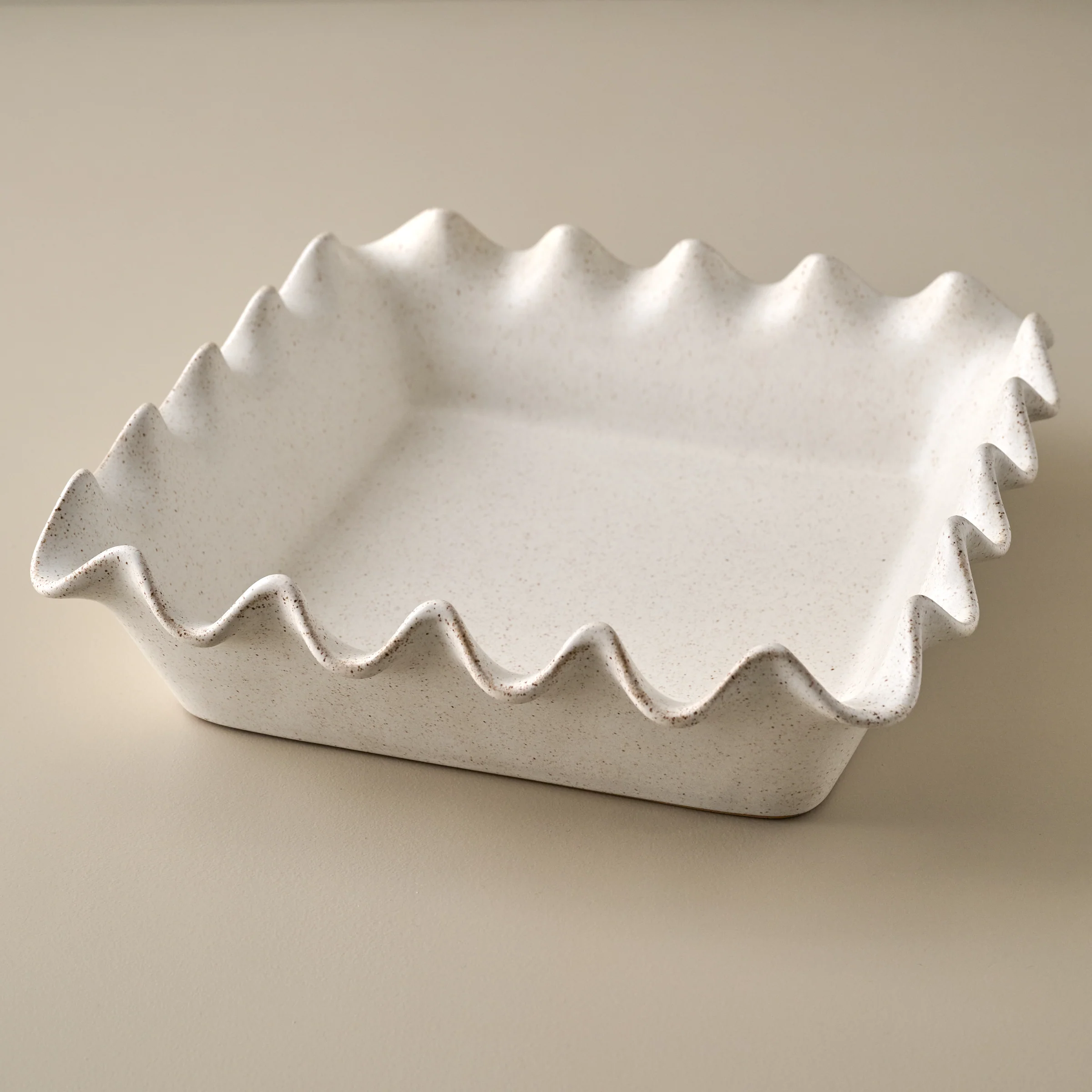 French White Scalloped 9x9 Baking Pan