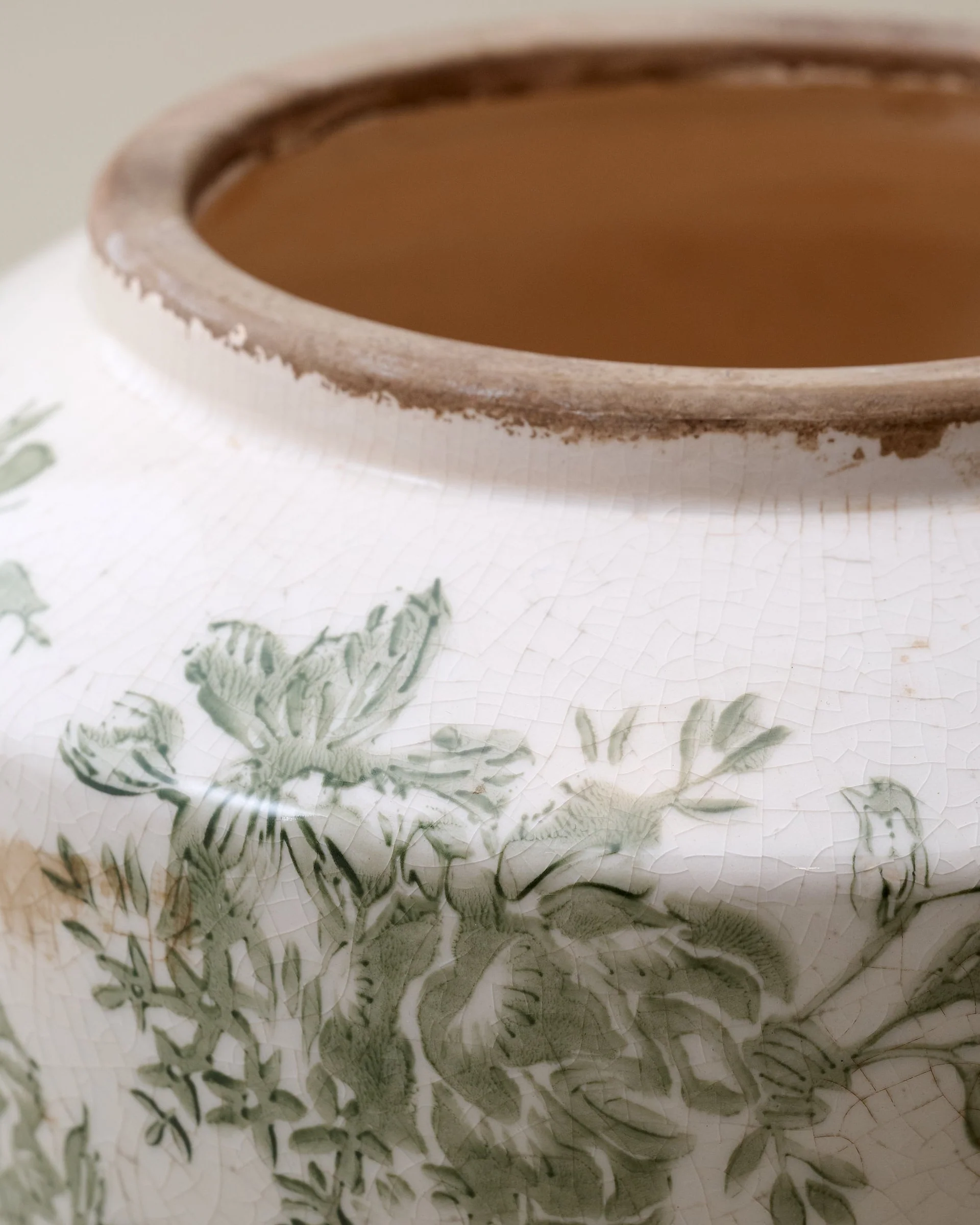 Green and White Distressed Floral Vase - Image 4