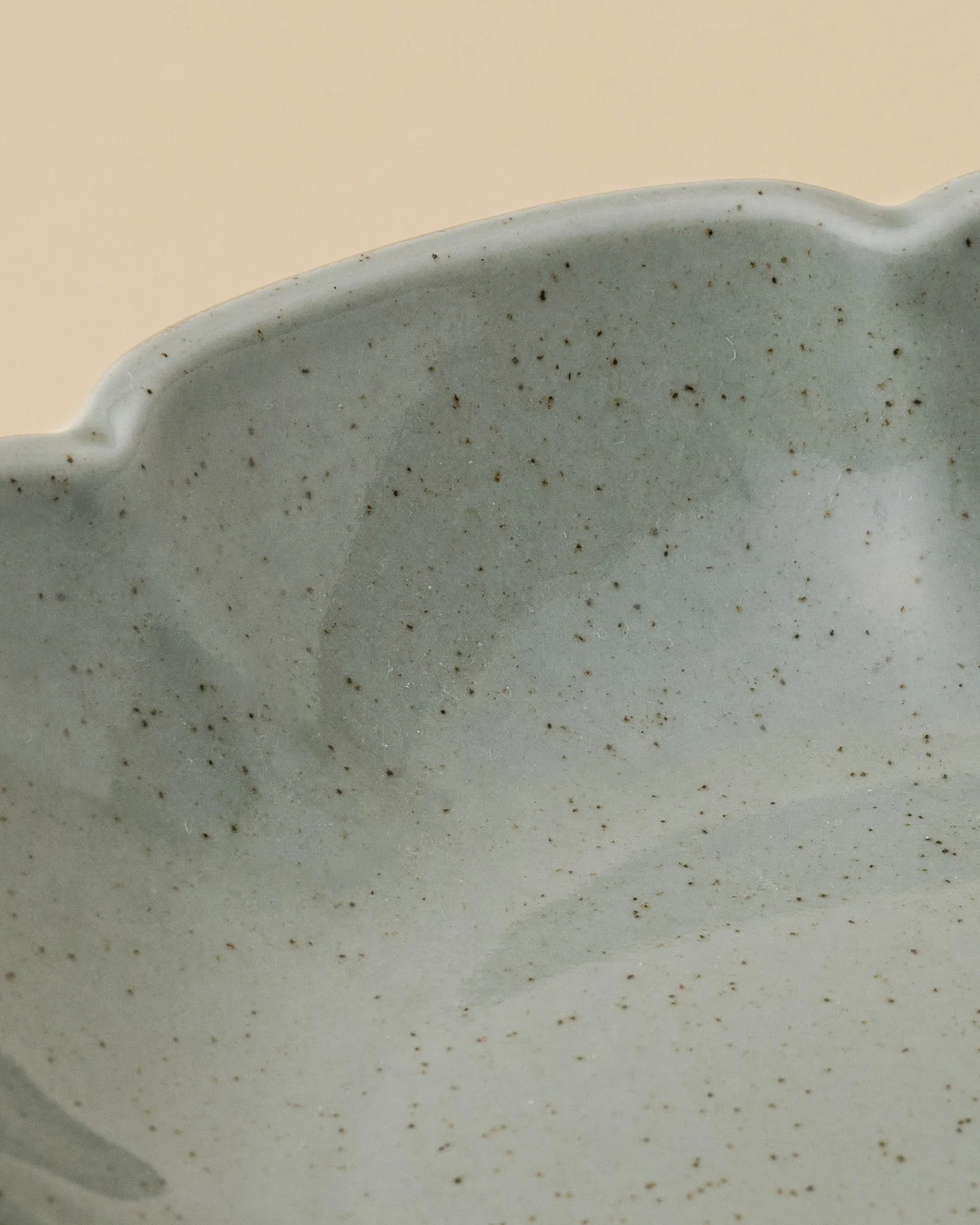Green Speckle Heirloom Scallop Pasta Bowl - Image 2