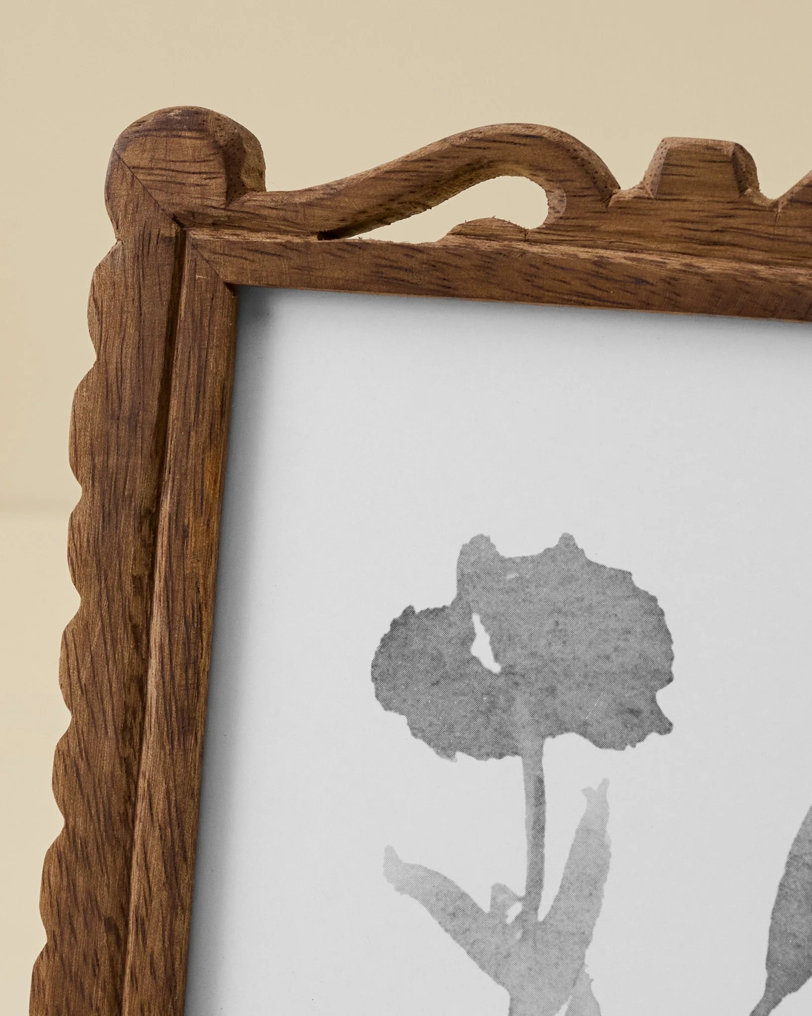 Holloman Carved Wood Photo Frame - Image 2