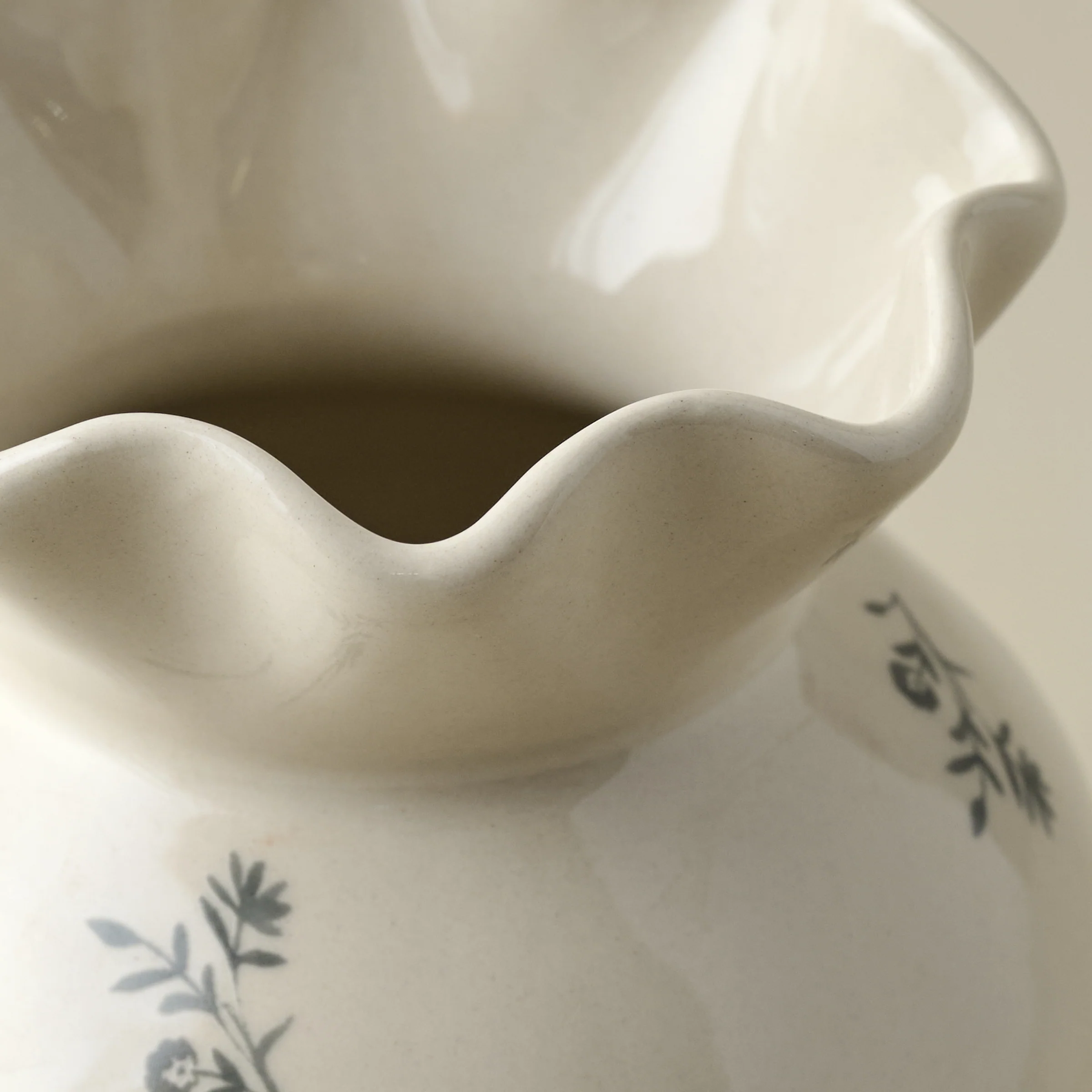 Jane Floral Vase - Image 6