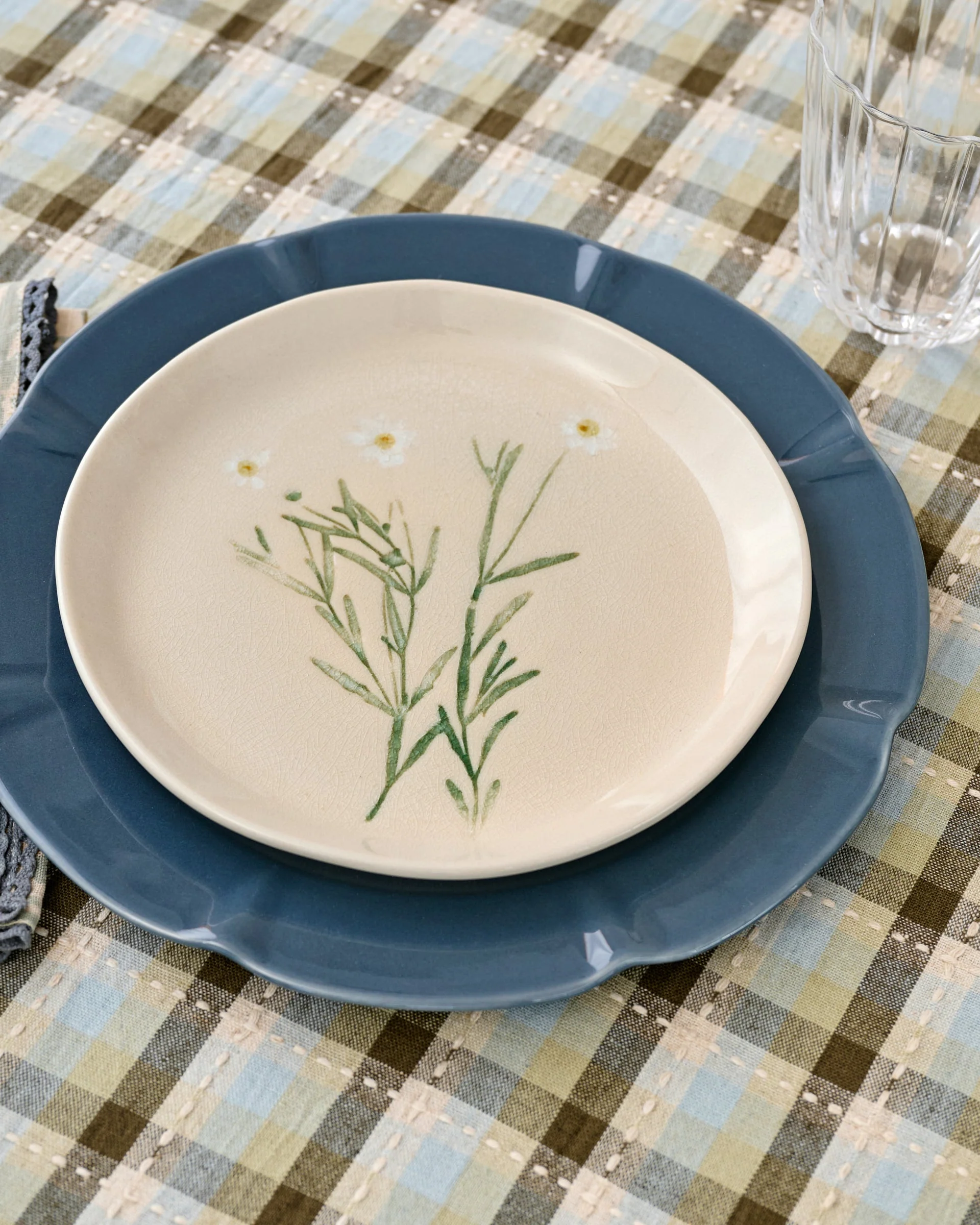 Jo's Pressed Floral Dessert Plate Set of Four - Image 4