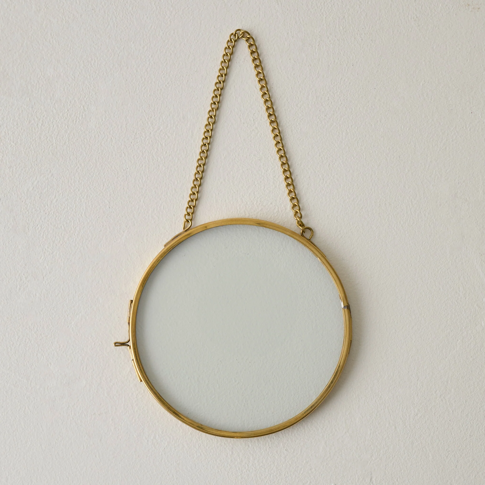 Josie Hanging Brass Photo Frame - Image 3