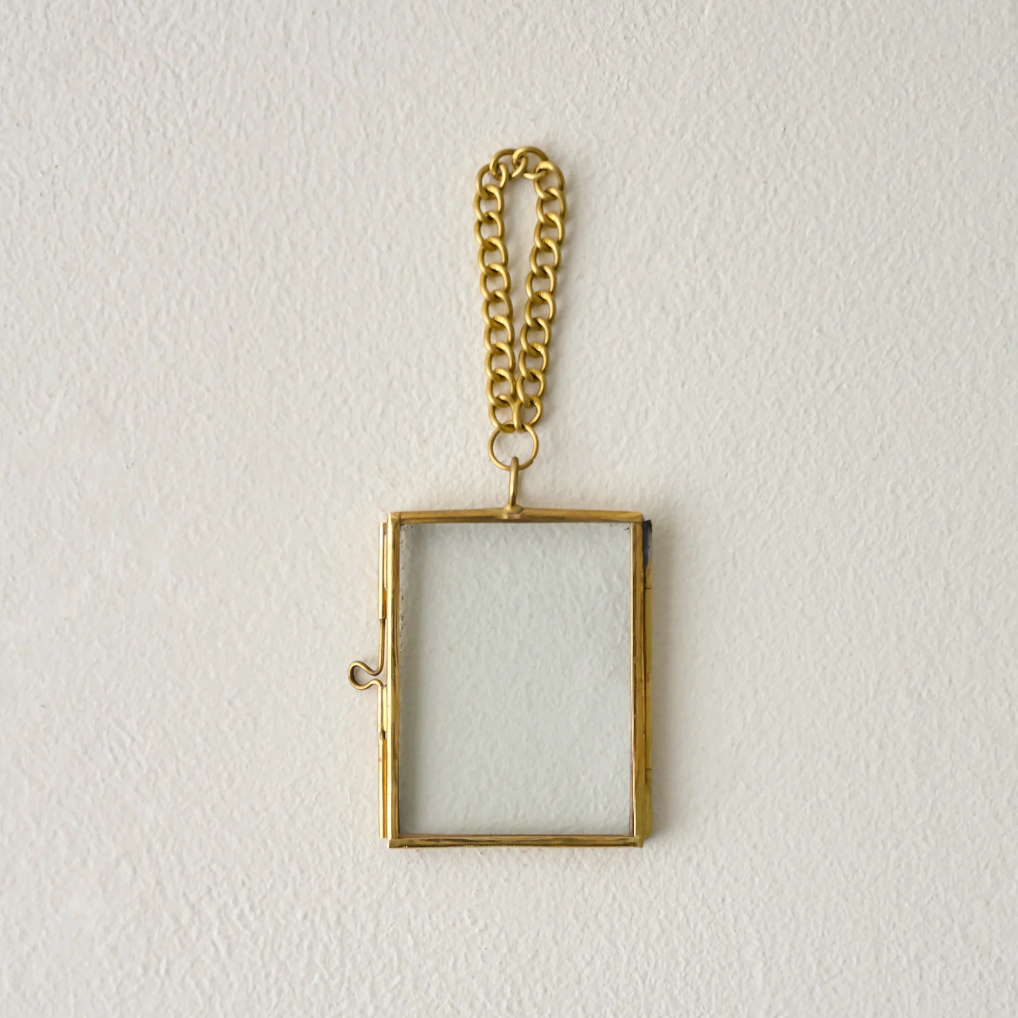 Josie Hanging Brass Photo Frame - Image 4
