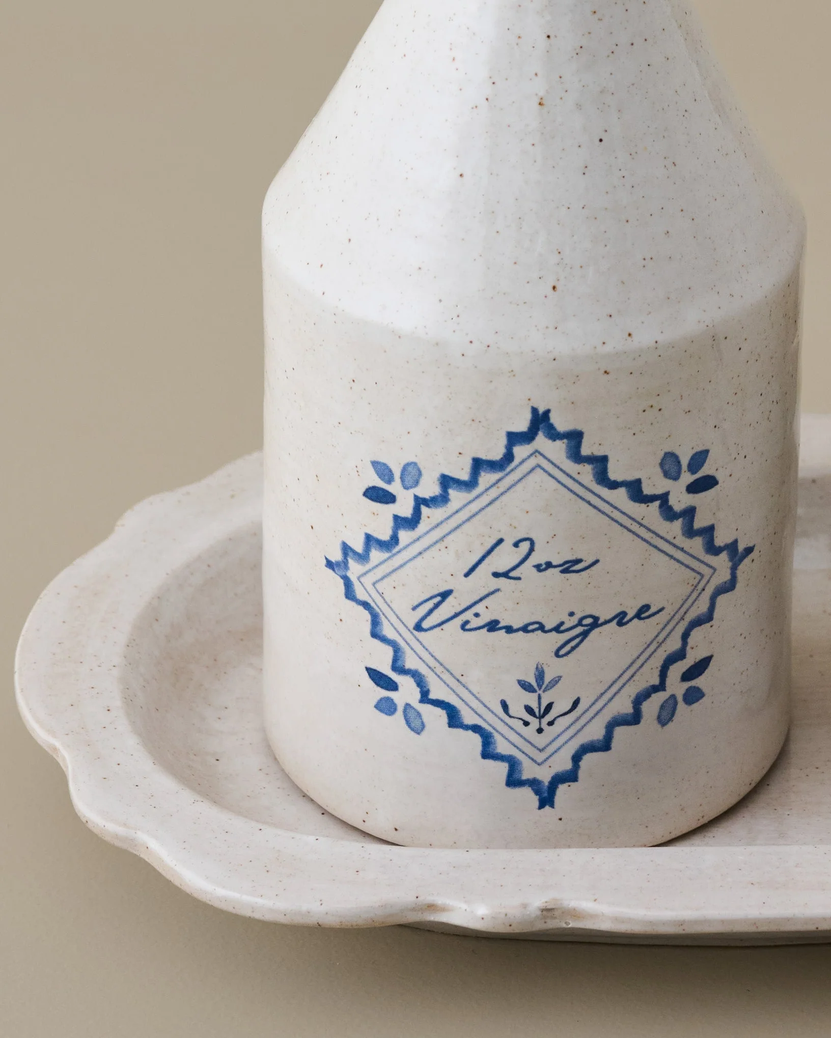 Juliet Ceramic Oil & Vinegar Pour Set - Image 2