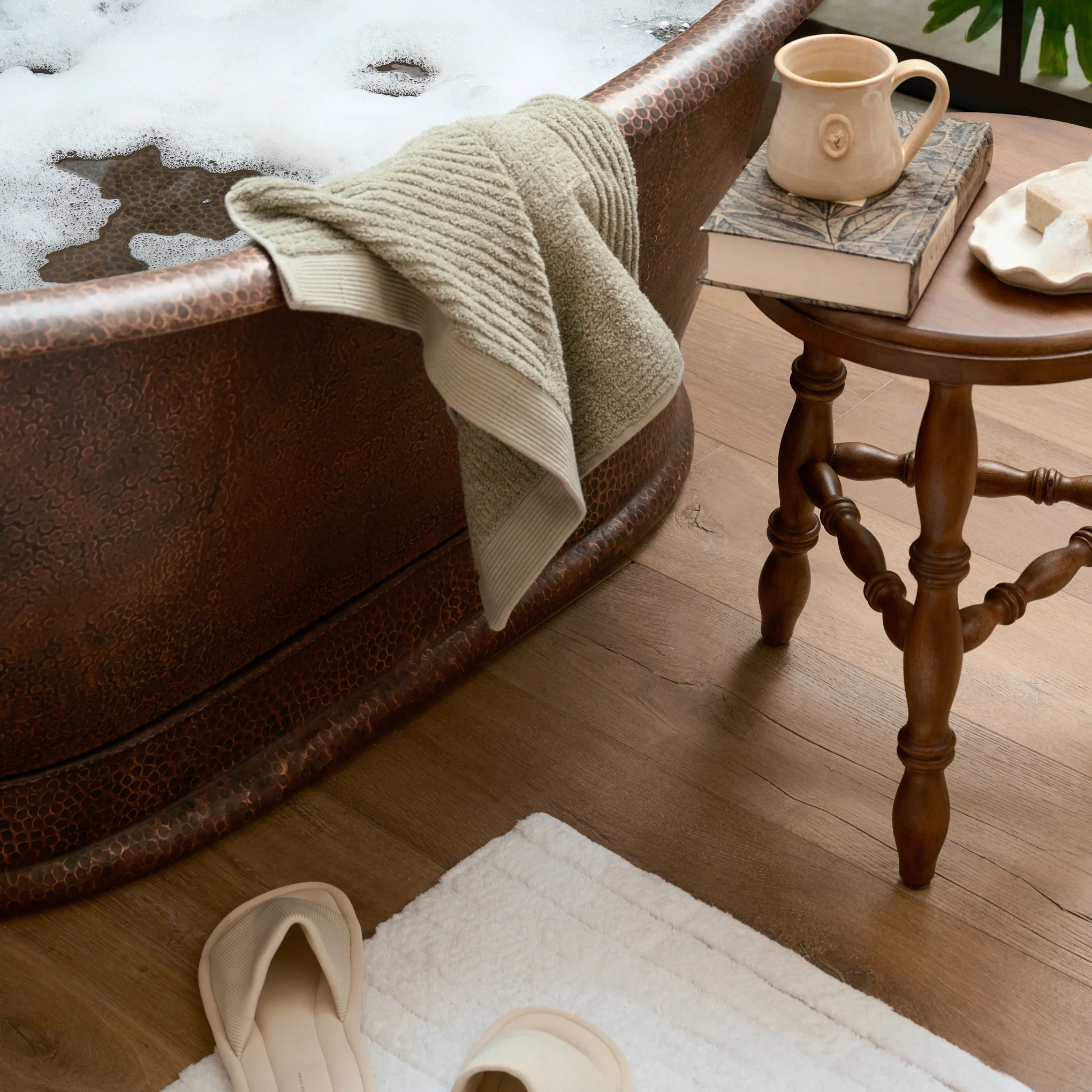 Lavinia Turned Leg Stool (short) - Image 4