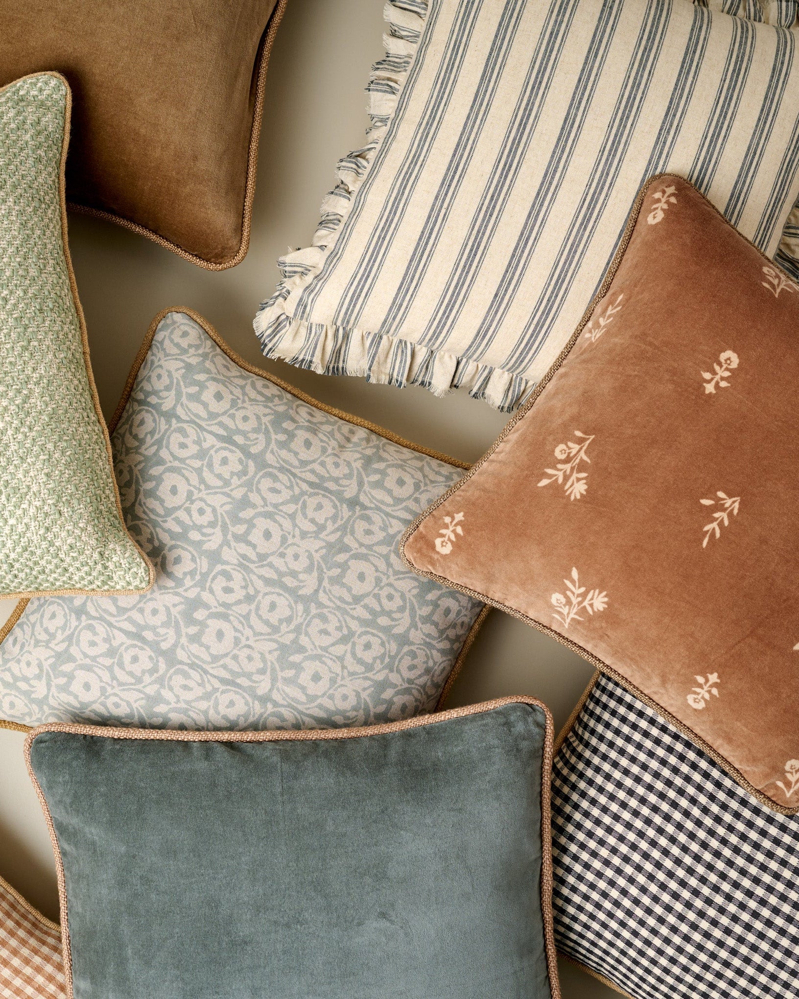 Lexie Velvet Pillow - Image 9