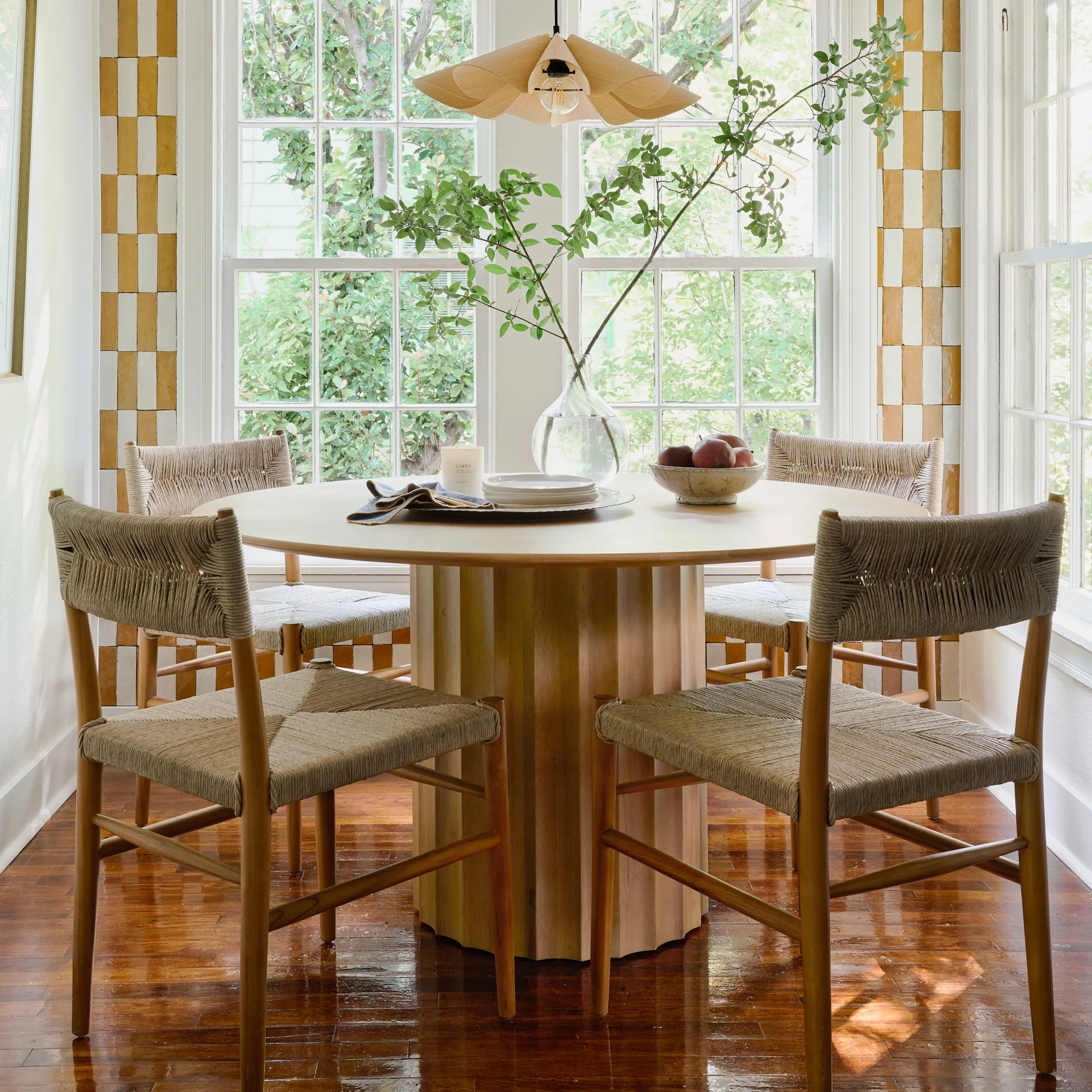 Lillian Dining Table - Image 4