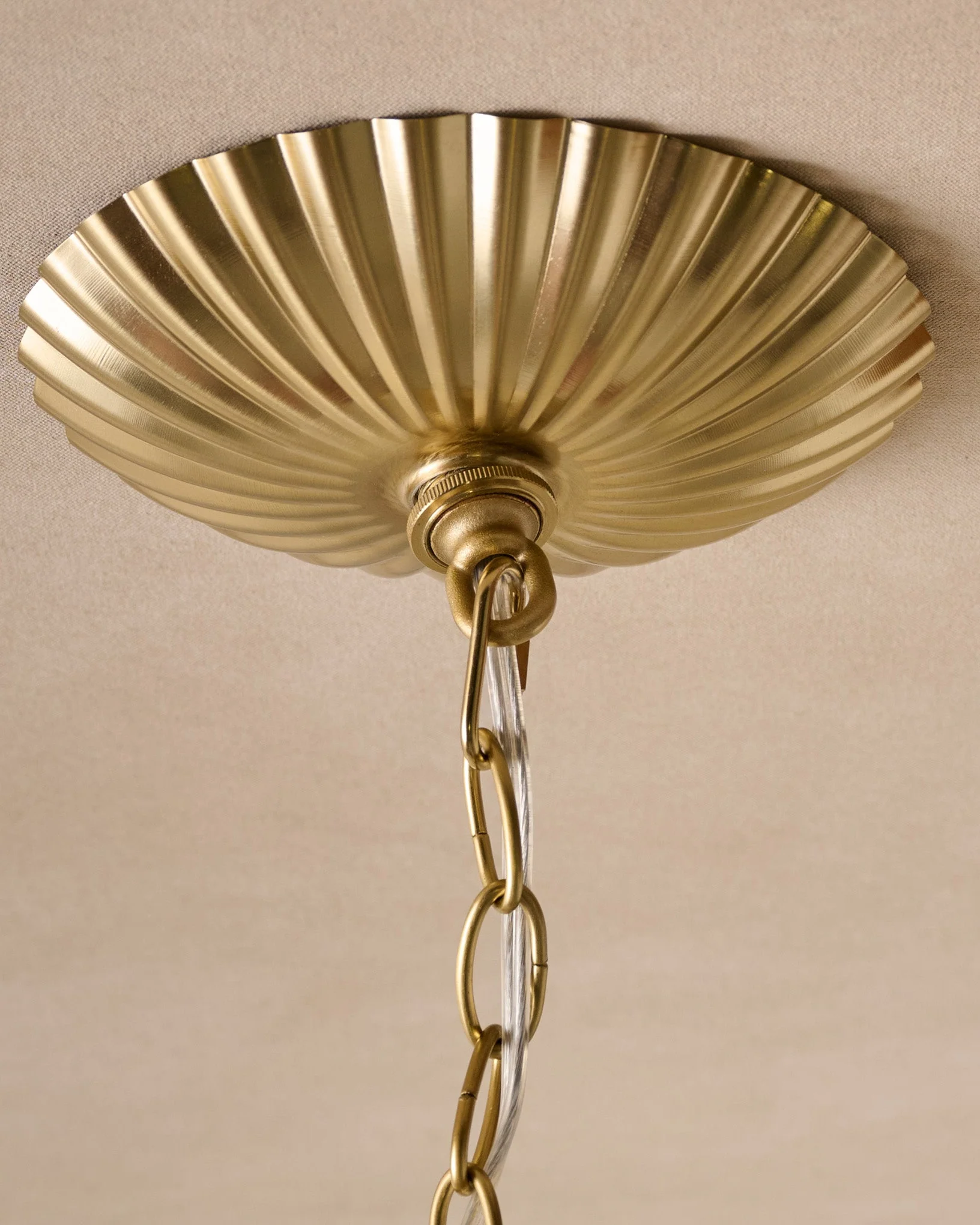 Lucinda Rattan Scallop Pendant - Image 7