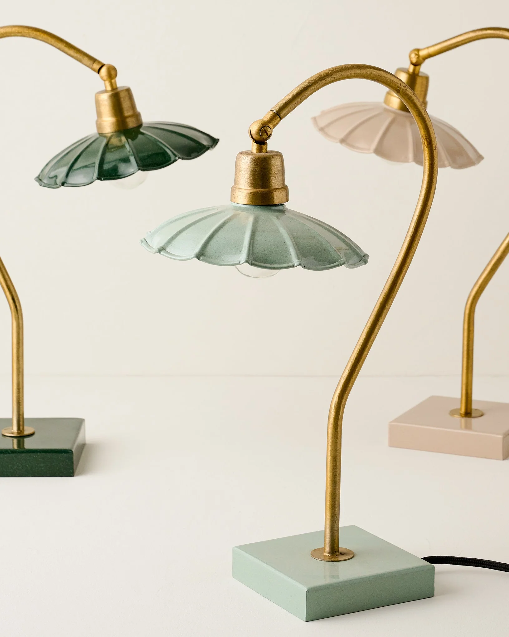 Lulu Enamel Petal Lamp - Image 7