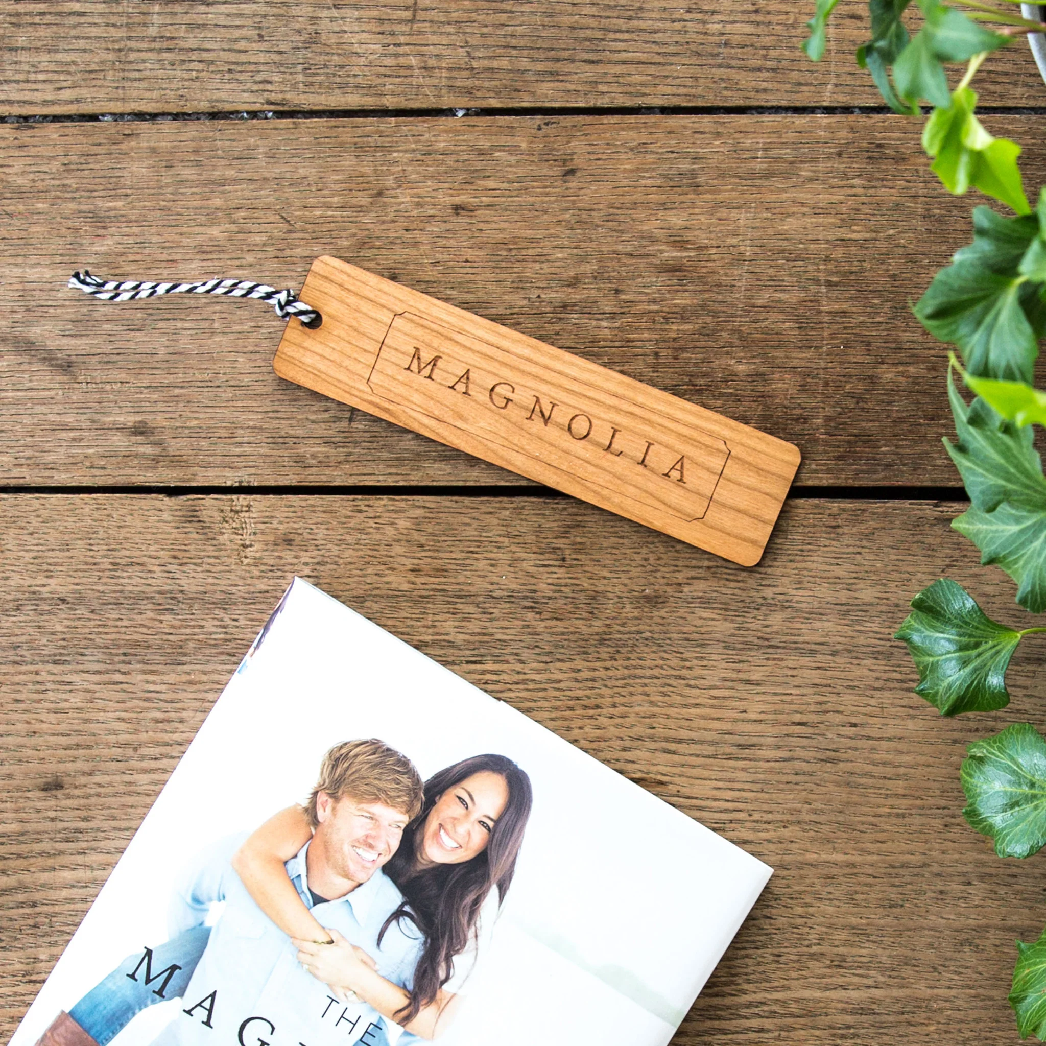 Magnolia Wooden Bookmark - Image 4