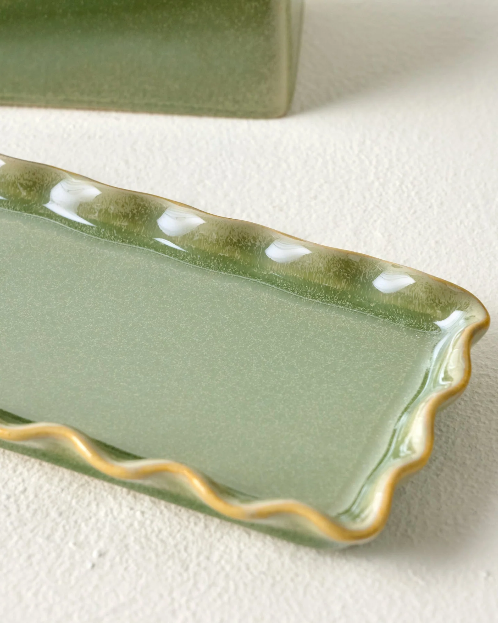 Margaret Vintage-Inspired Butter Dish - Image 3
