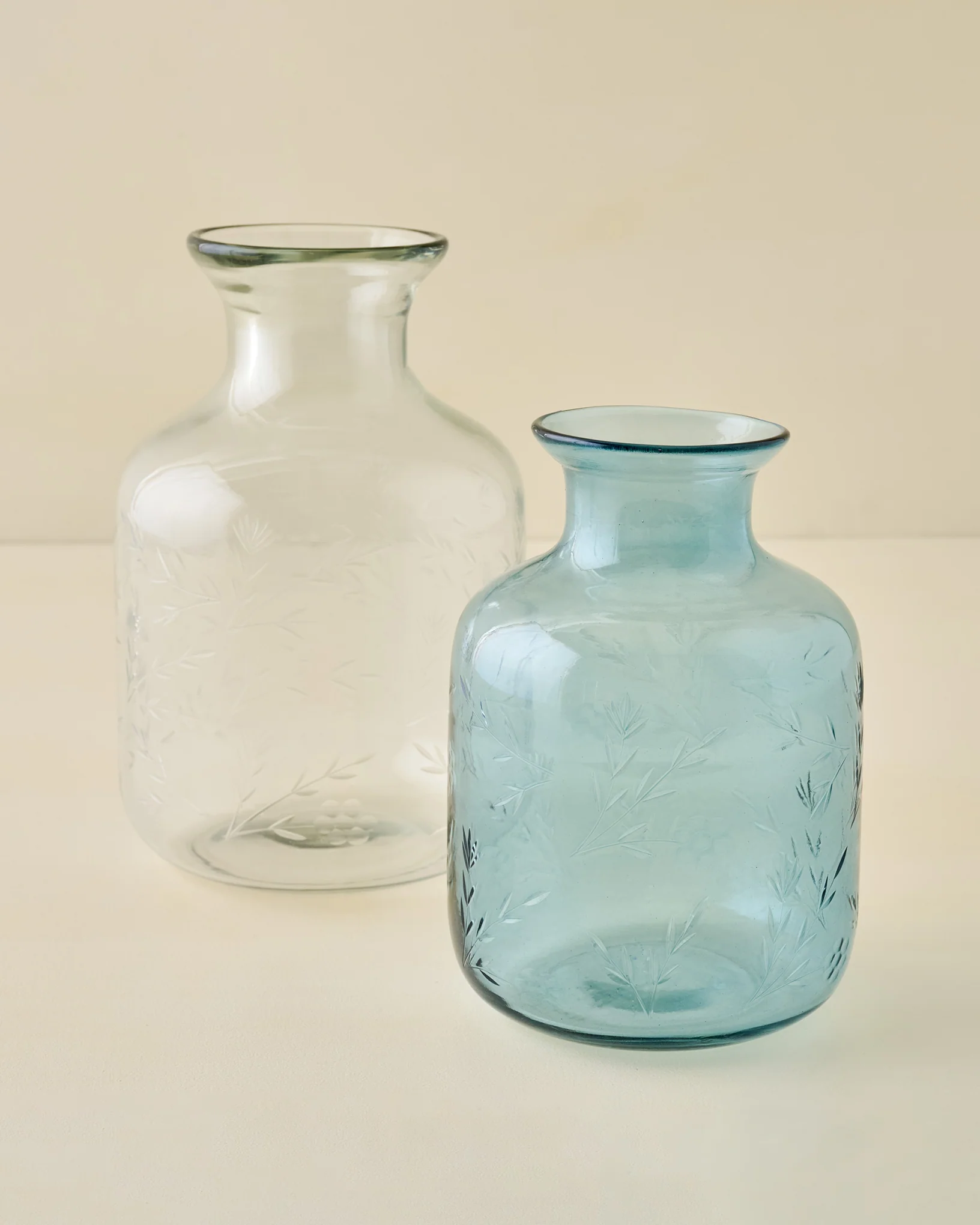 Mela Floral Etched Glass Vase - Image 3