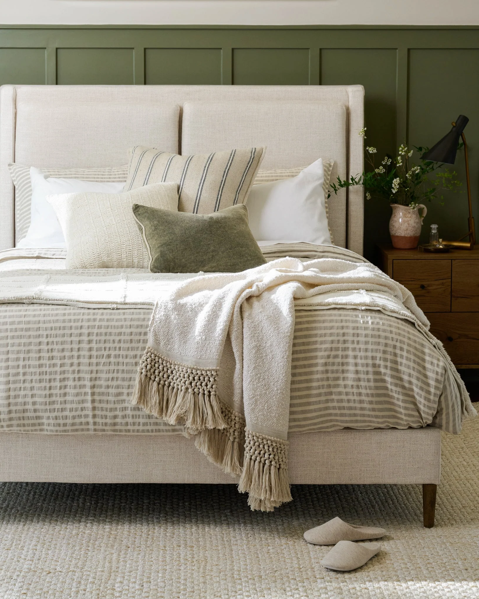 Antique White Essential Tassel Throw - Image 7