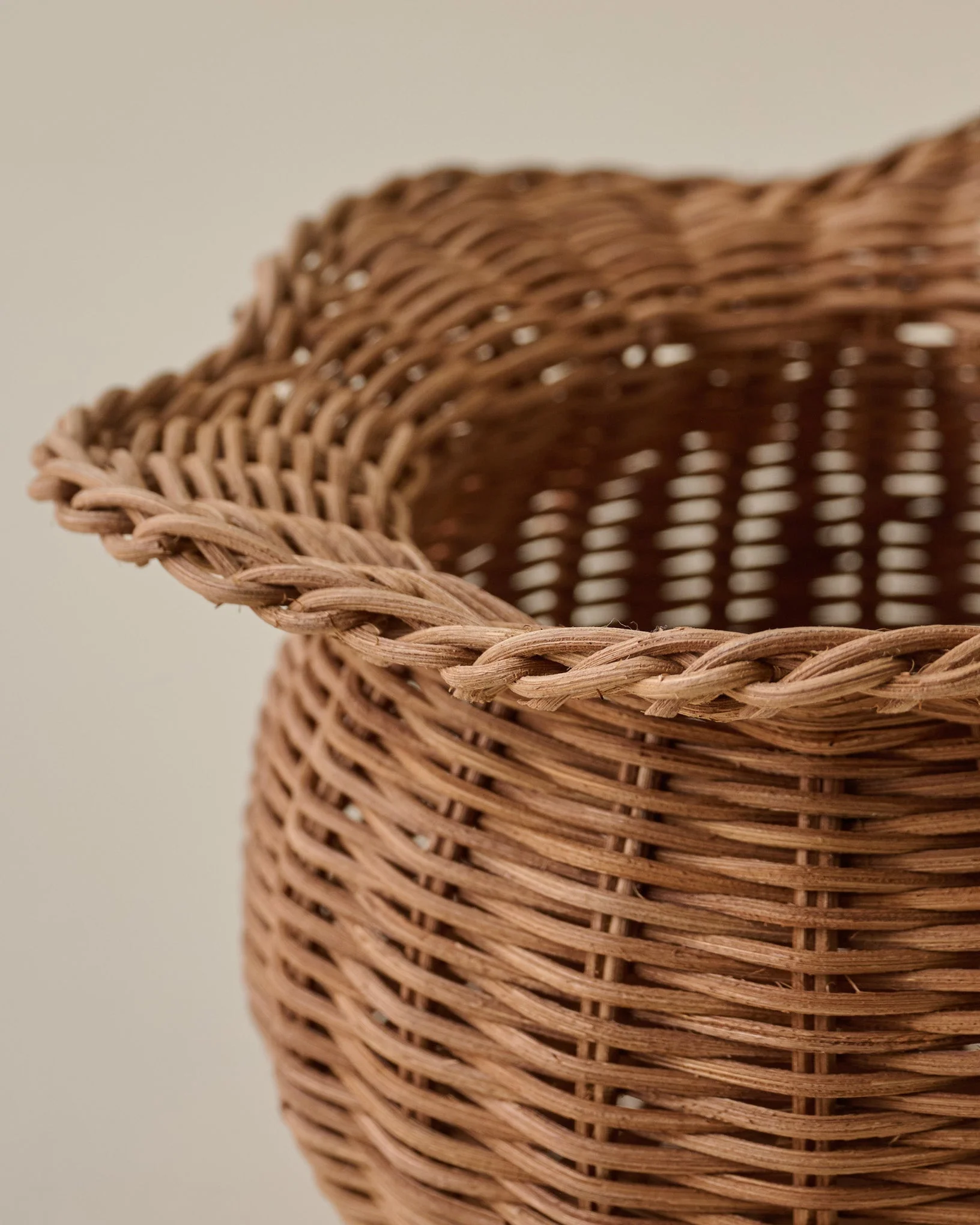 Perry Scalloped Rim Woven Vase - Image 3