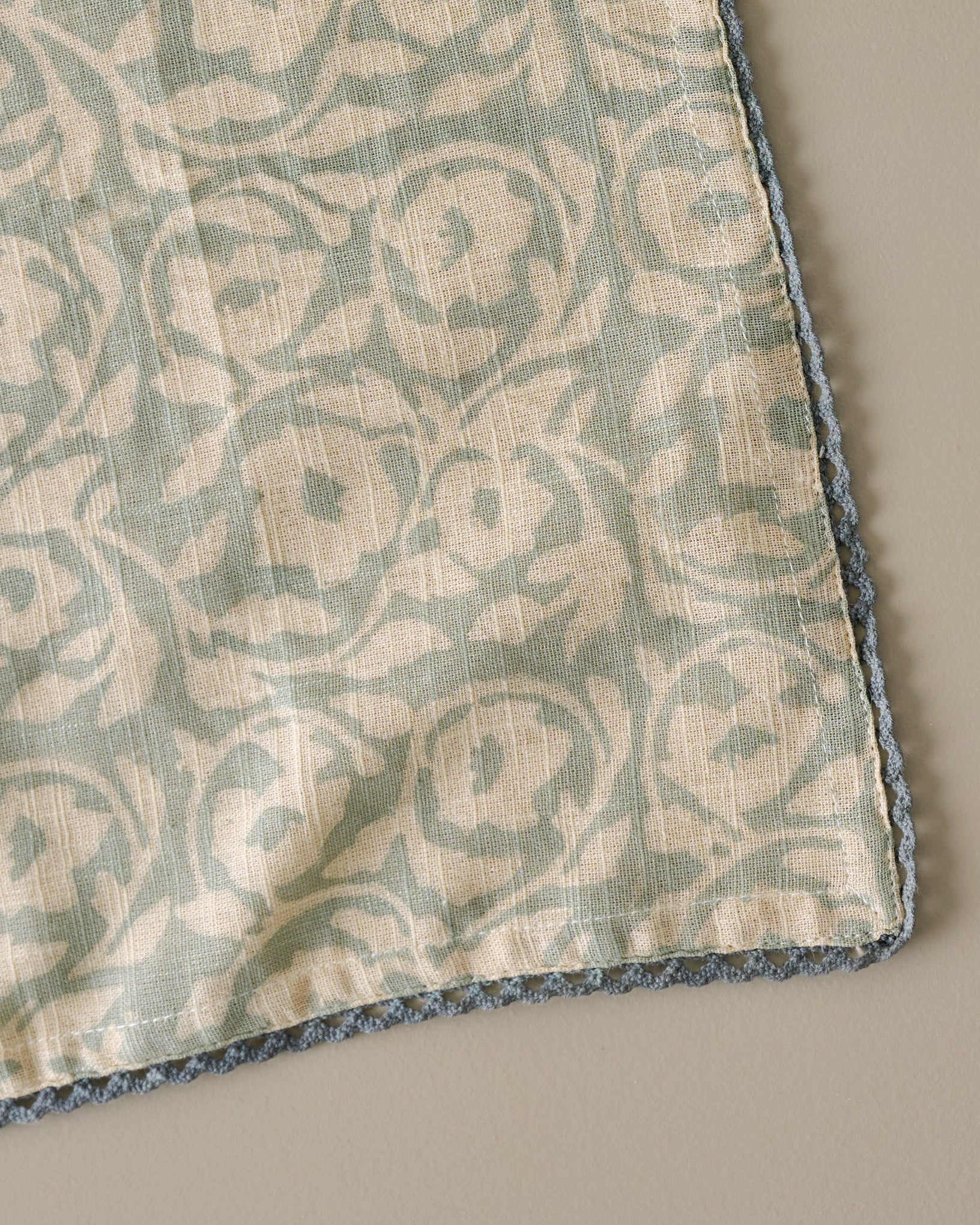 Pivione Fleurs Napkin Set of Four - Image 2