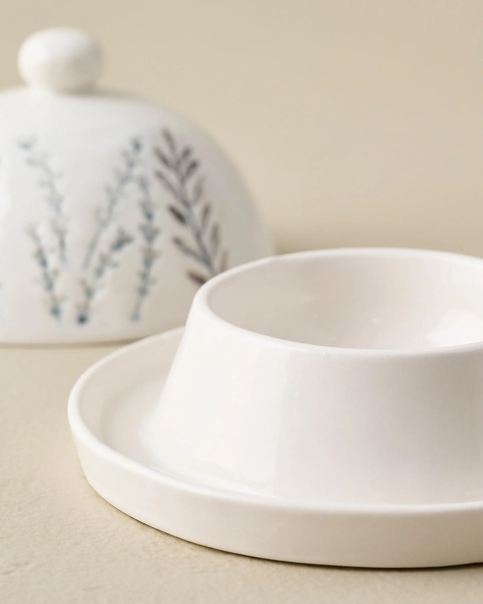 Pressed Floral Ceramic Butter Dish - Image 3
