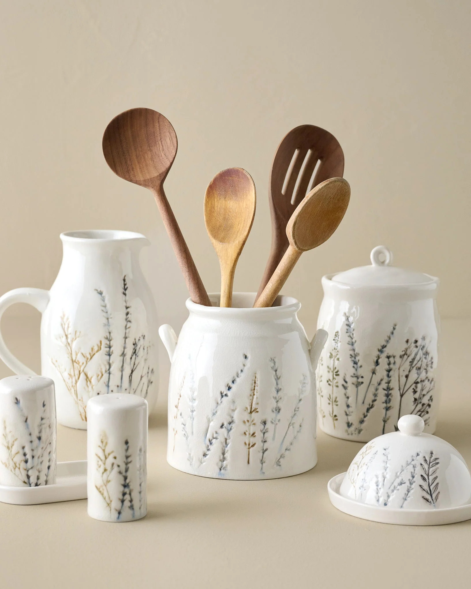 Pressed Floral Ceramic Butter Dish - Image 4