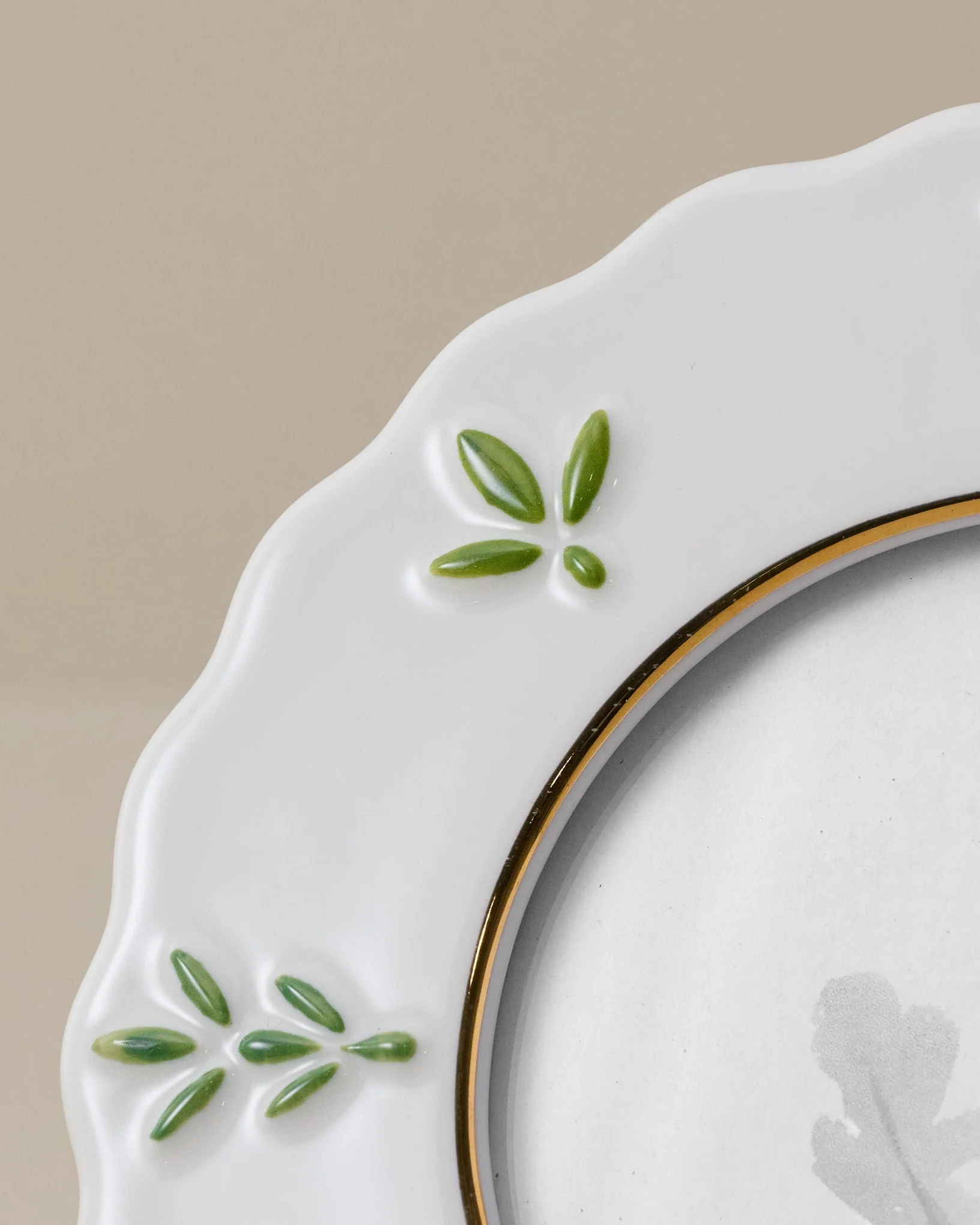 Round Ceramic Juliet Photo Frame - Image 5