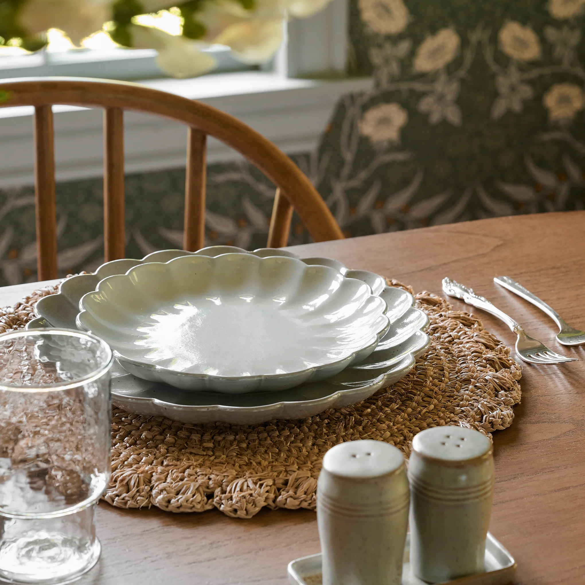 Grey Scalloped Plate - Image 7