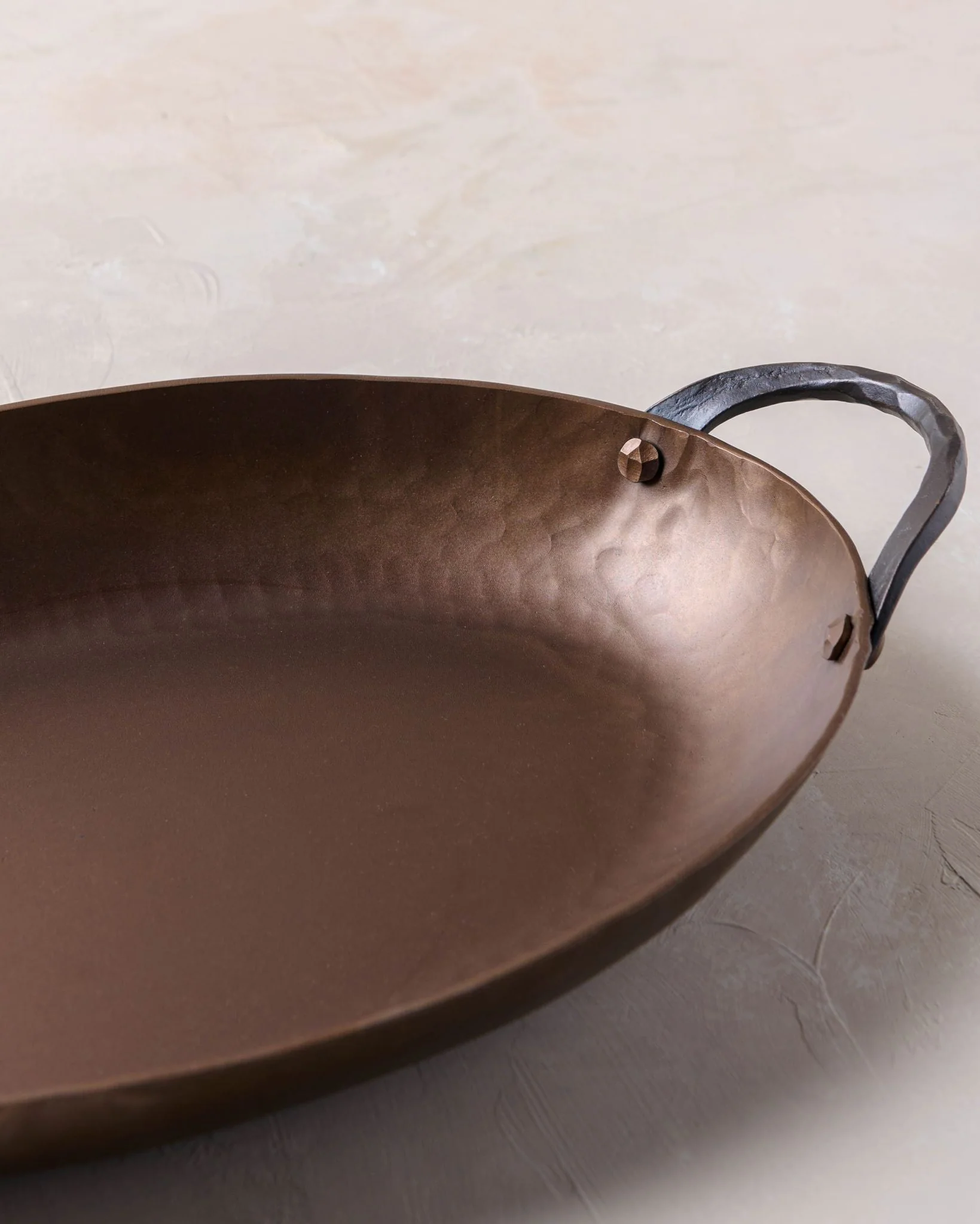 Smithey Carbon Steel Oval Roaster - Image 4