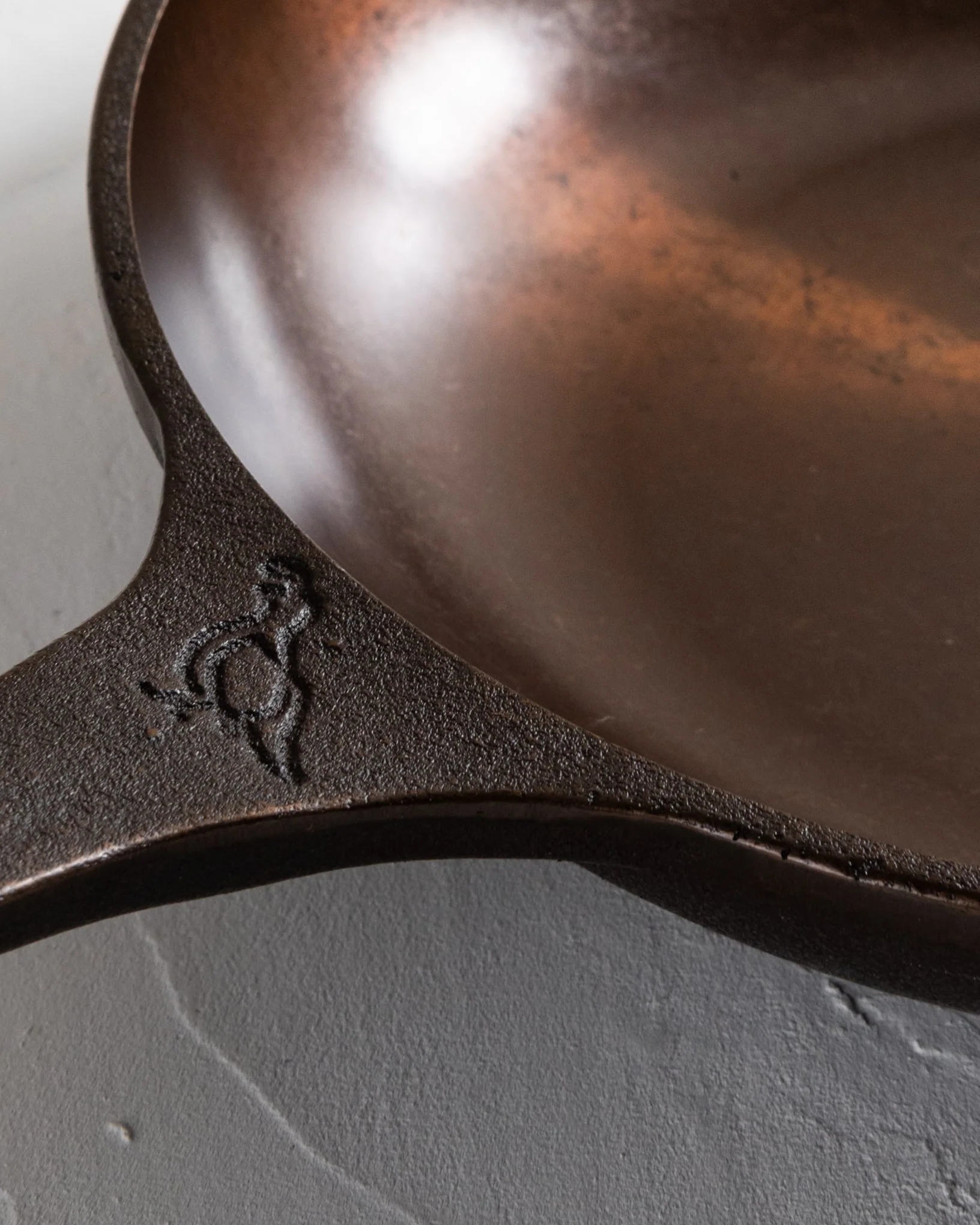 Smithey Cast Iron Chef Skillet (No. 8) - Image 3