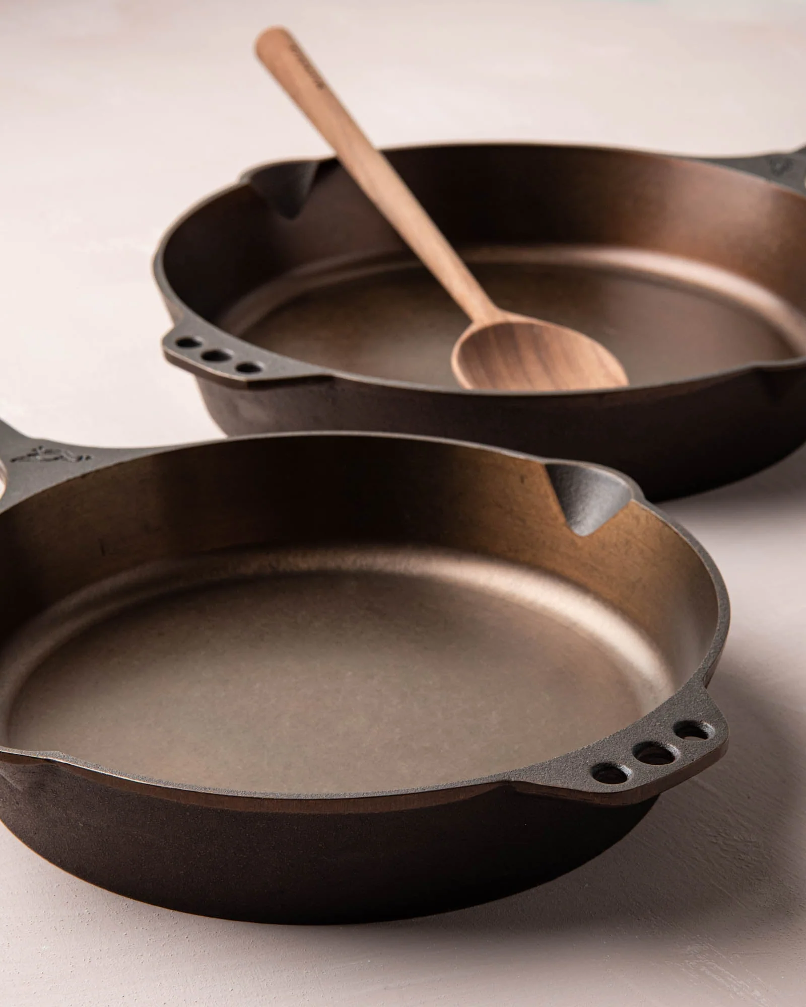 Smithey Cast Iron Skillet (No. 10) - Image 5