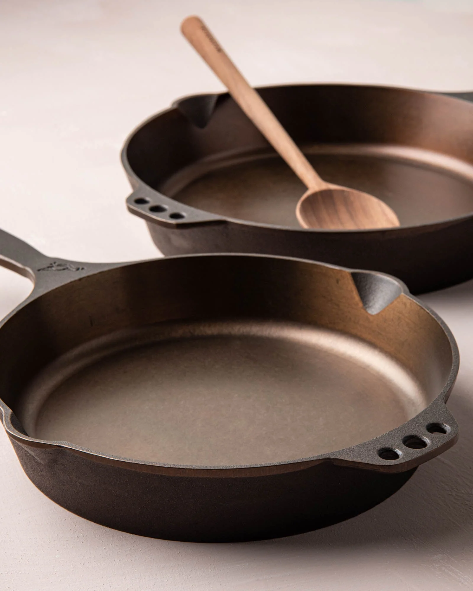 Smithey Cast Iron Skillet (No. 12) - Image 2