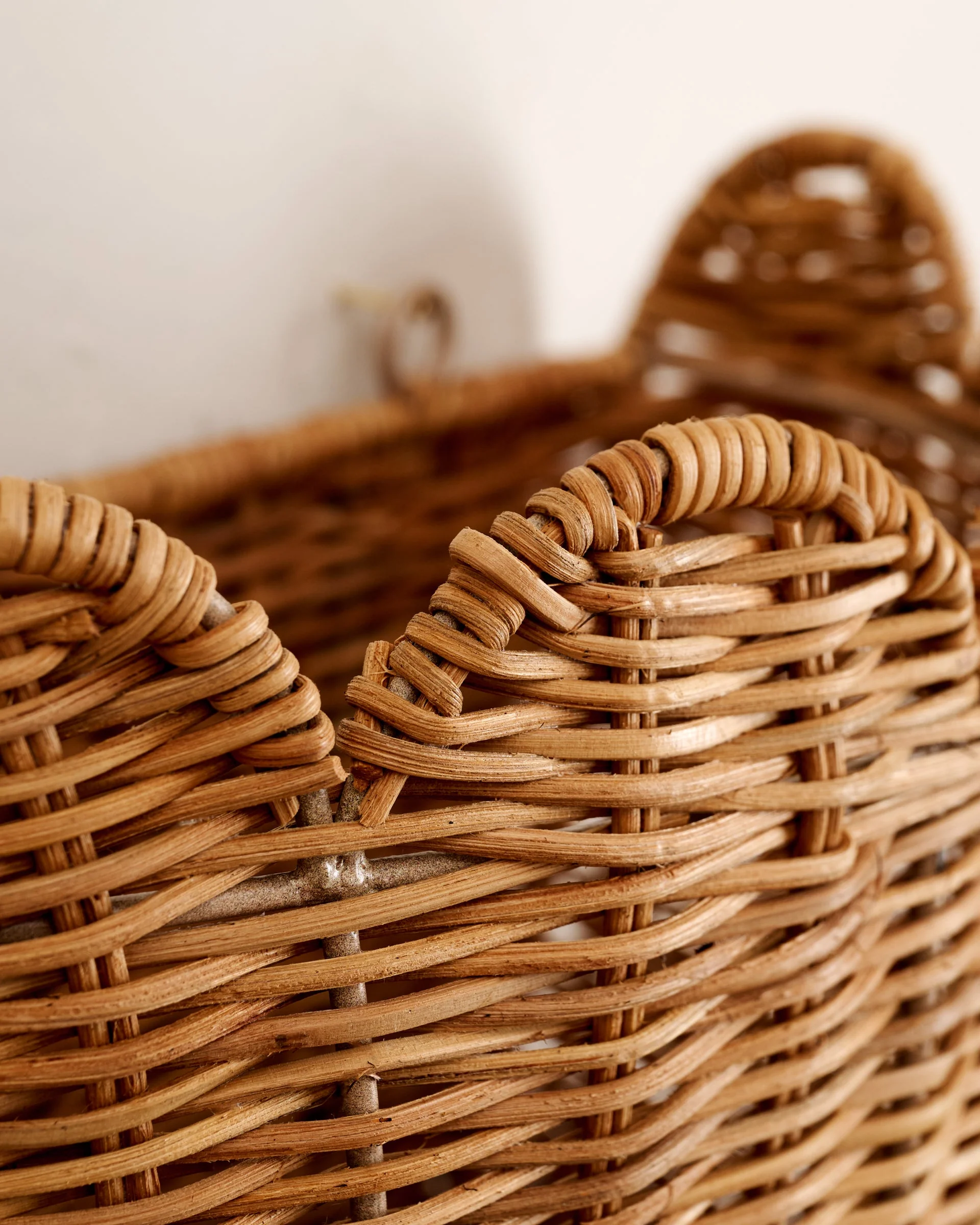 Solene Scalloped Woven Wall Basket - Image 2