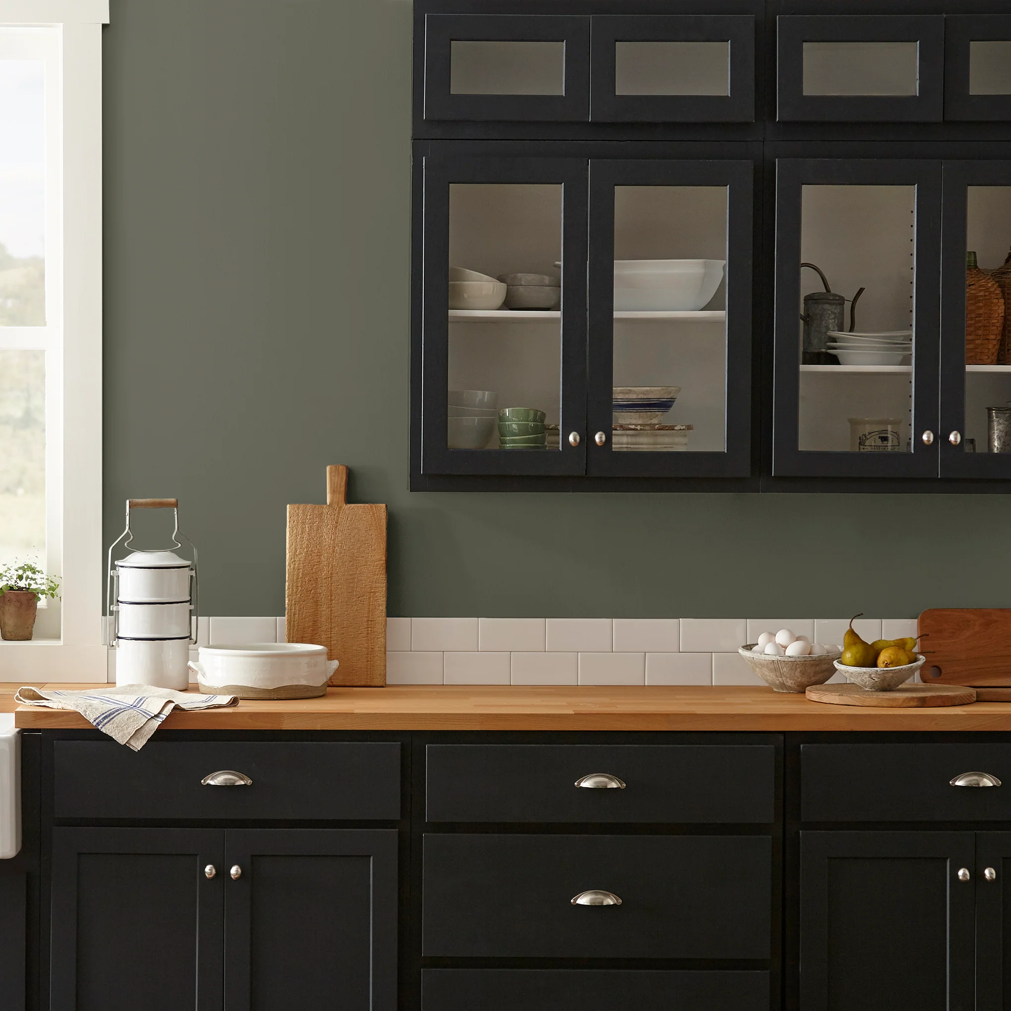 Step Stool Green - Classic Interior Paint - Image 7