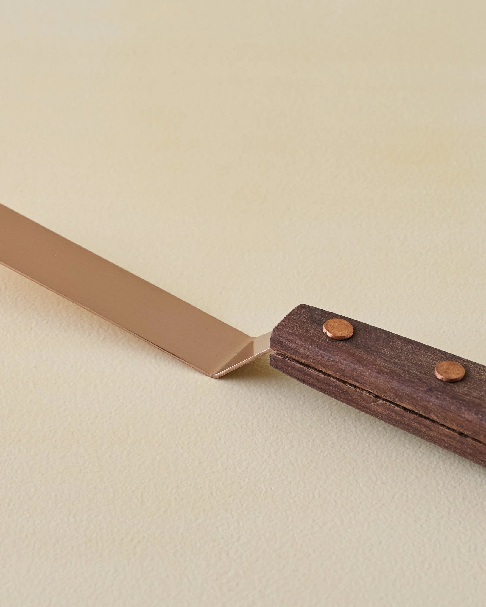 The Gristmill Collection Walnut Icing Spatula - Image 2