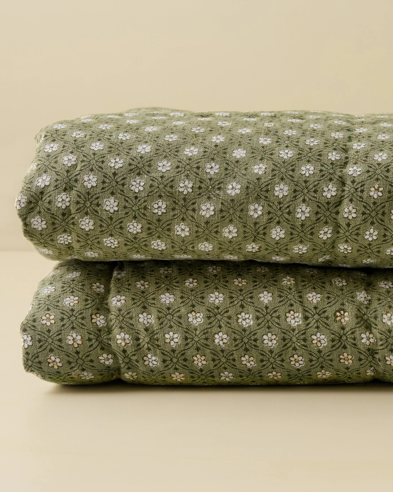 Thea Reversible Quilt - Image 2