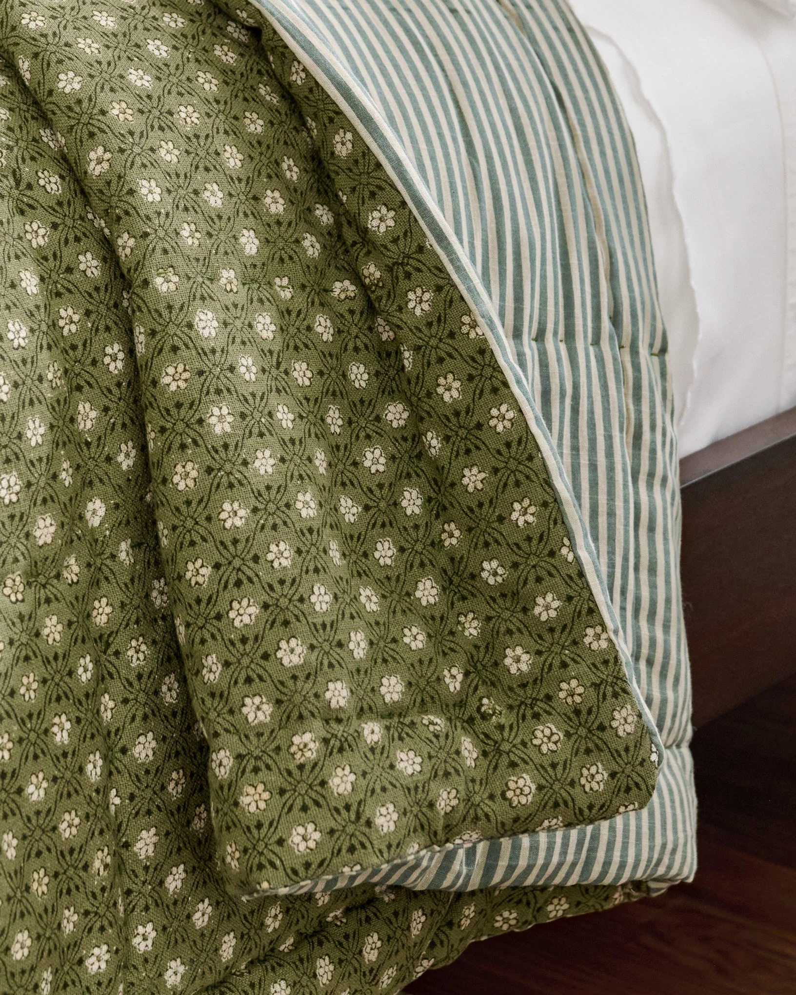 Thea Reversible Quilt - Image 3