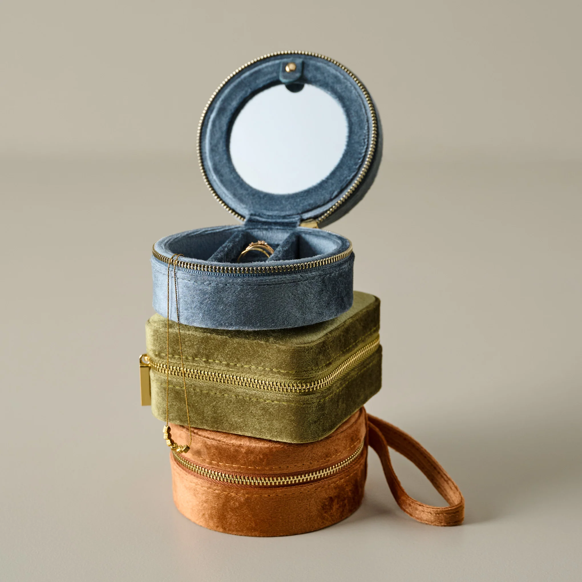 Velvet Olive Jewelry Travel Case - Image 3